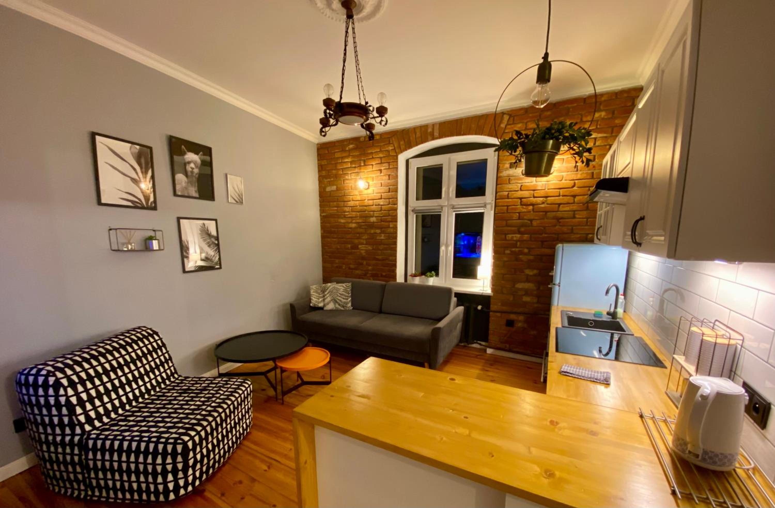 One-Bedroom Apartment - Photo 1