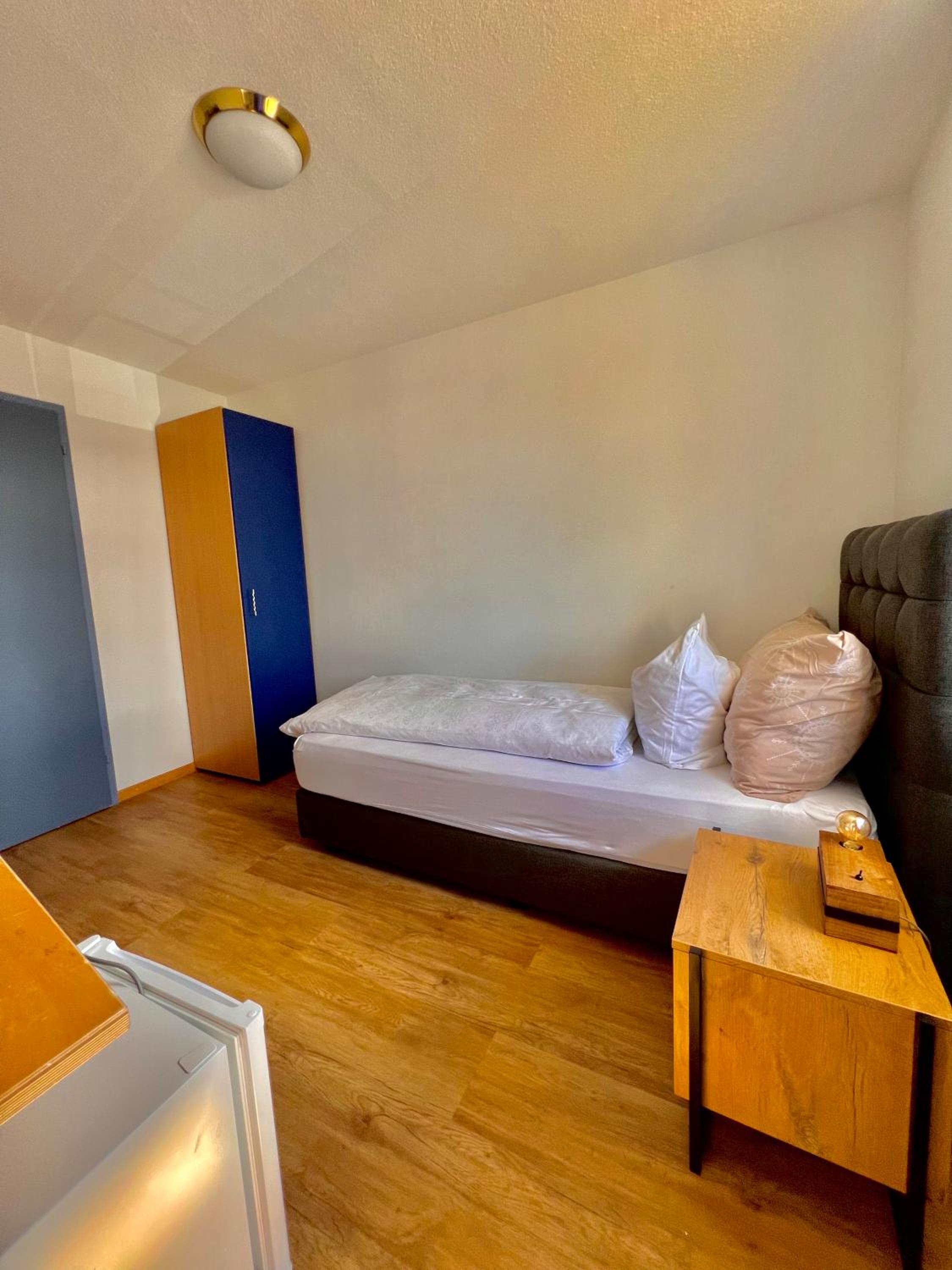 Budget Single Room photo 3