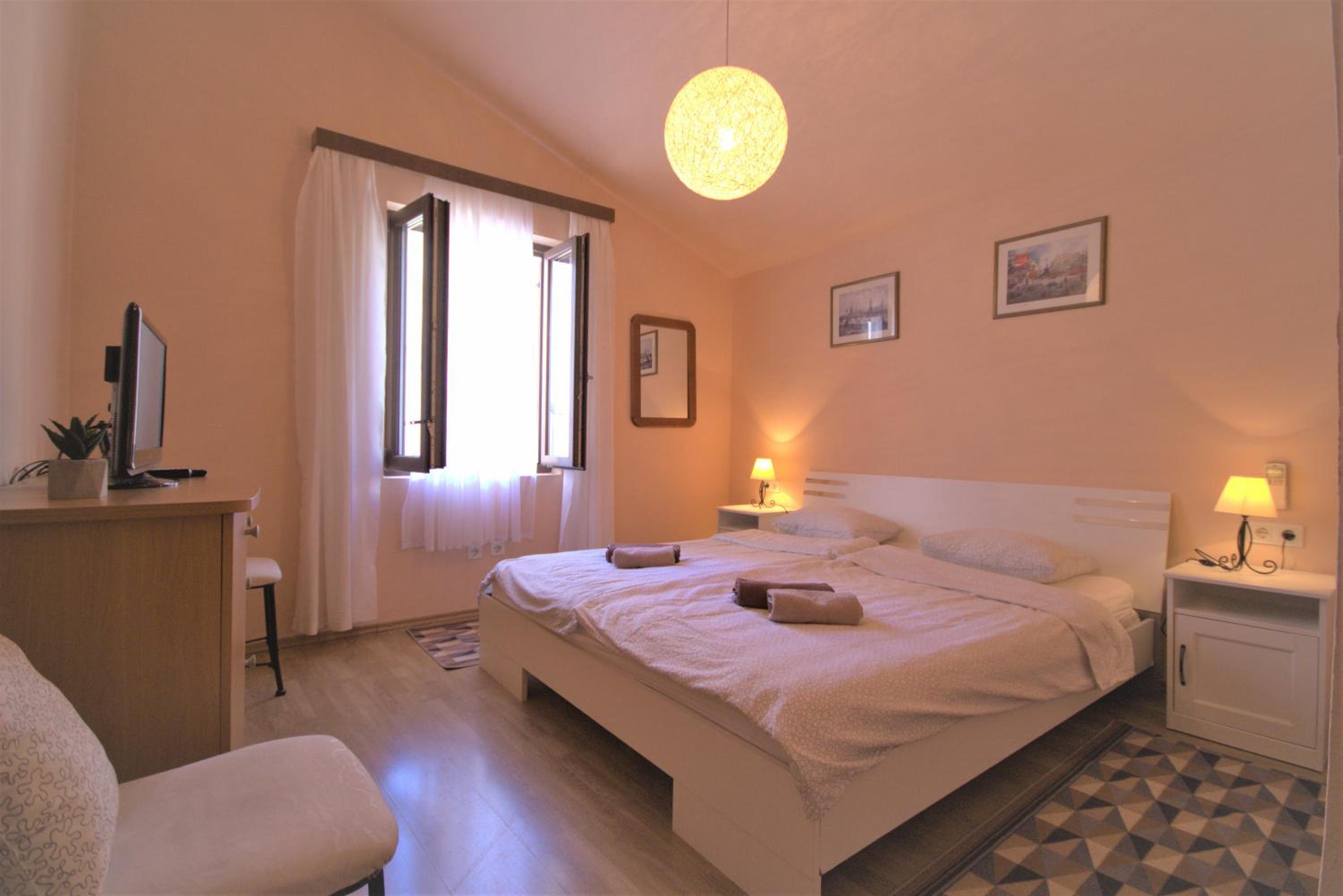 Four-Bedroom House photo 3
