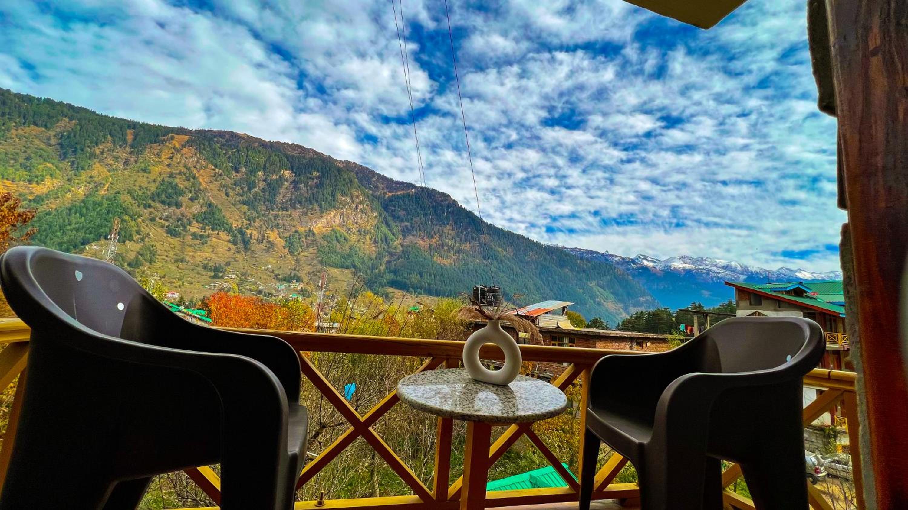Deluxe Double or Twin Room with Mountain View - Photo 1