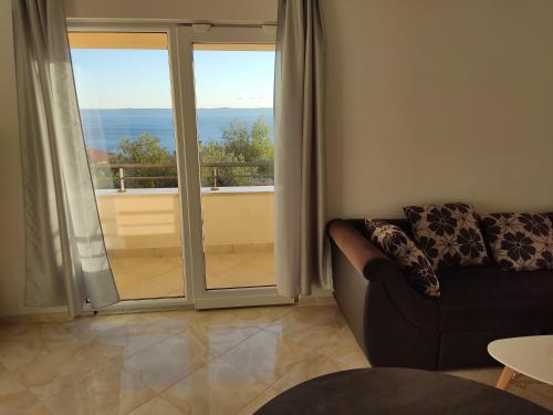Apartment with Sea View - Photo 2