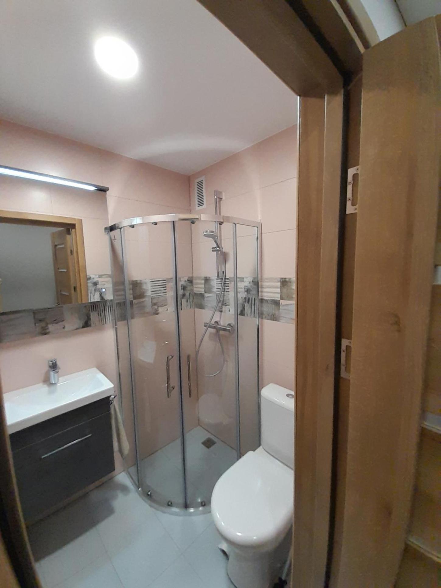 One-Bedroom Apartment - Photo 2