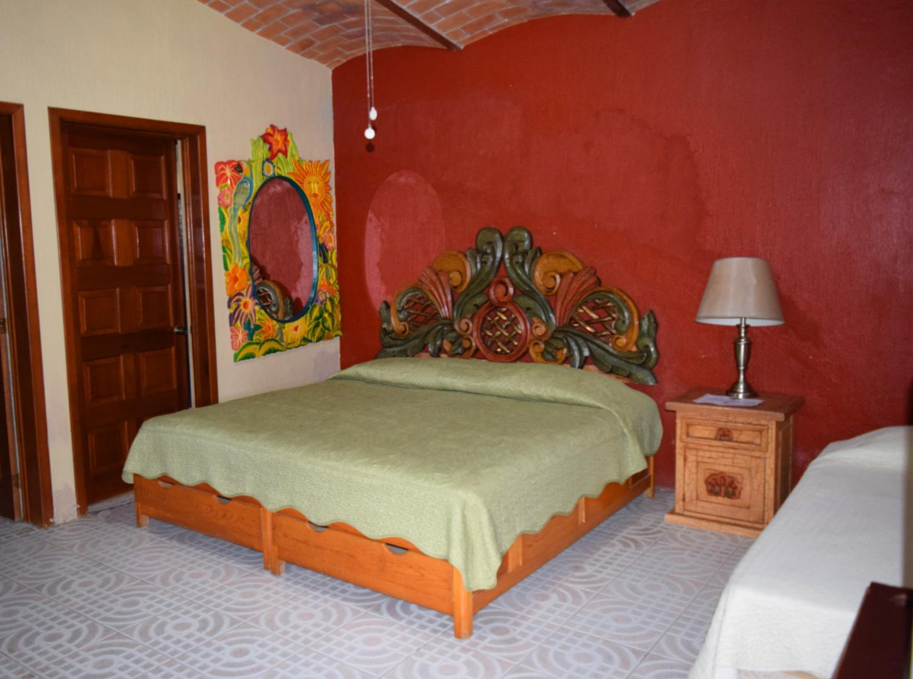 Deluxe Room (2 Adults + 1 Child) photo 1