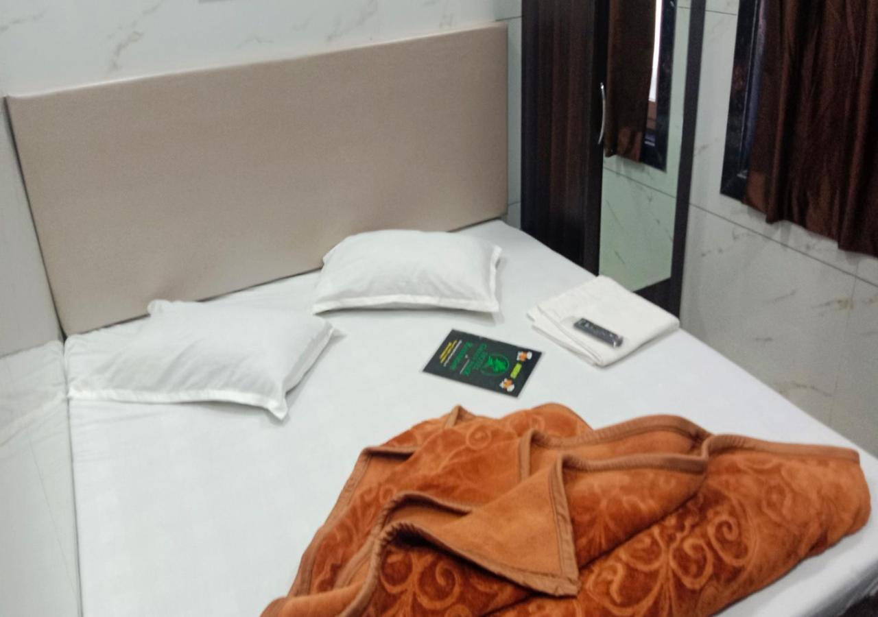 Standard Double Room with Shared Bathroom