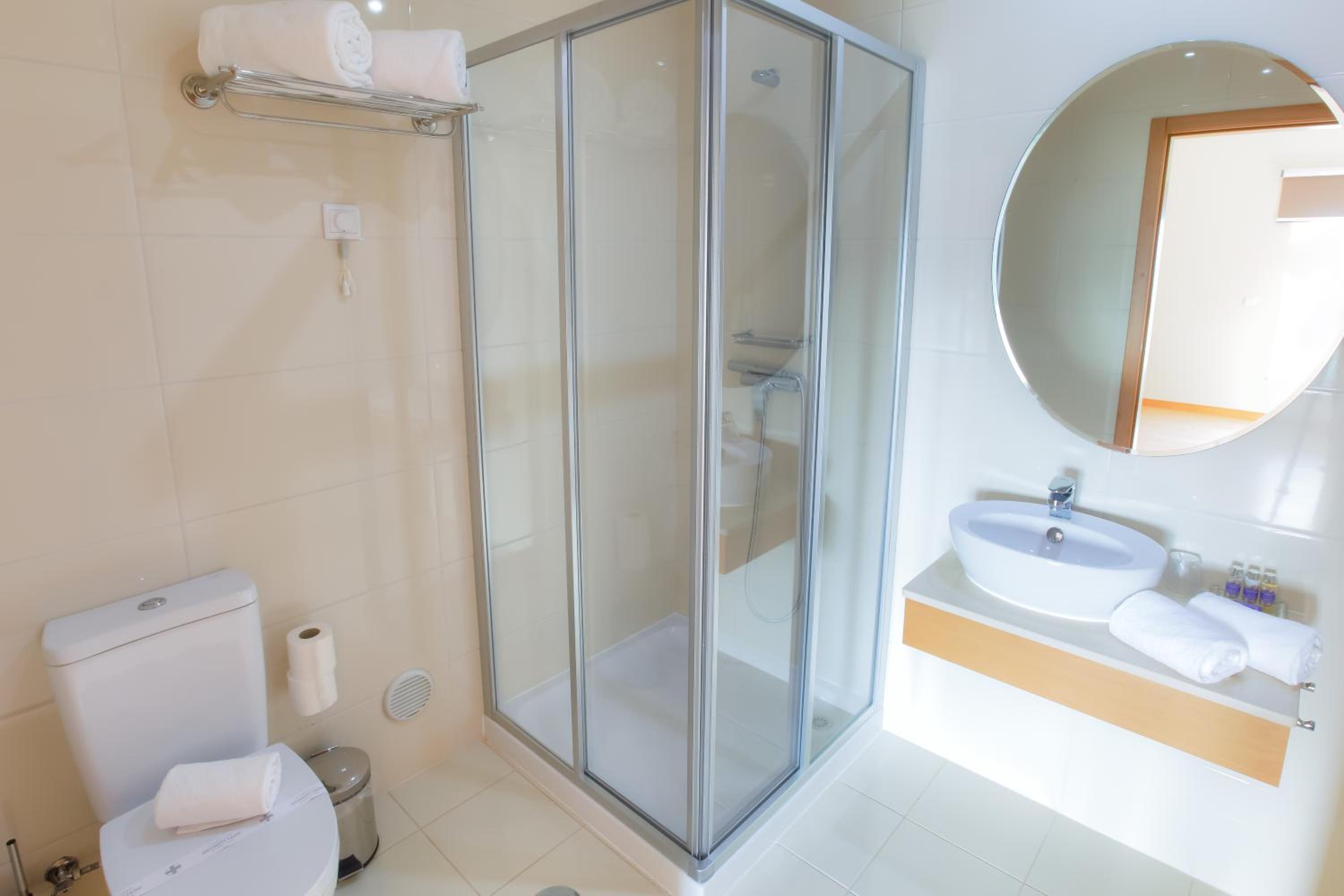 Twin Room with Private Bathroom, photo 7