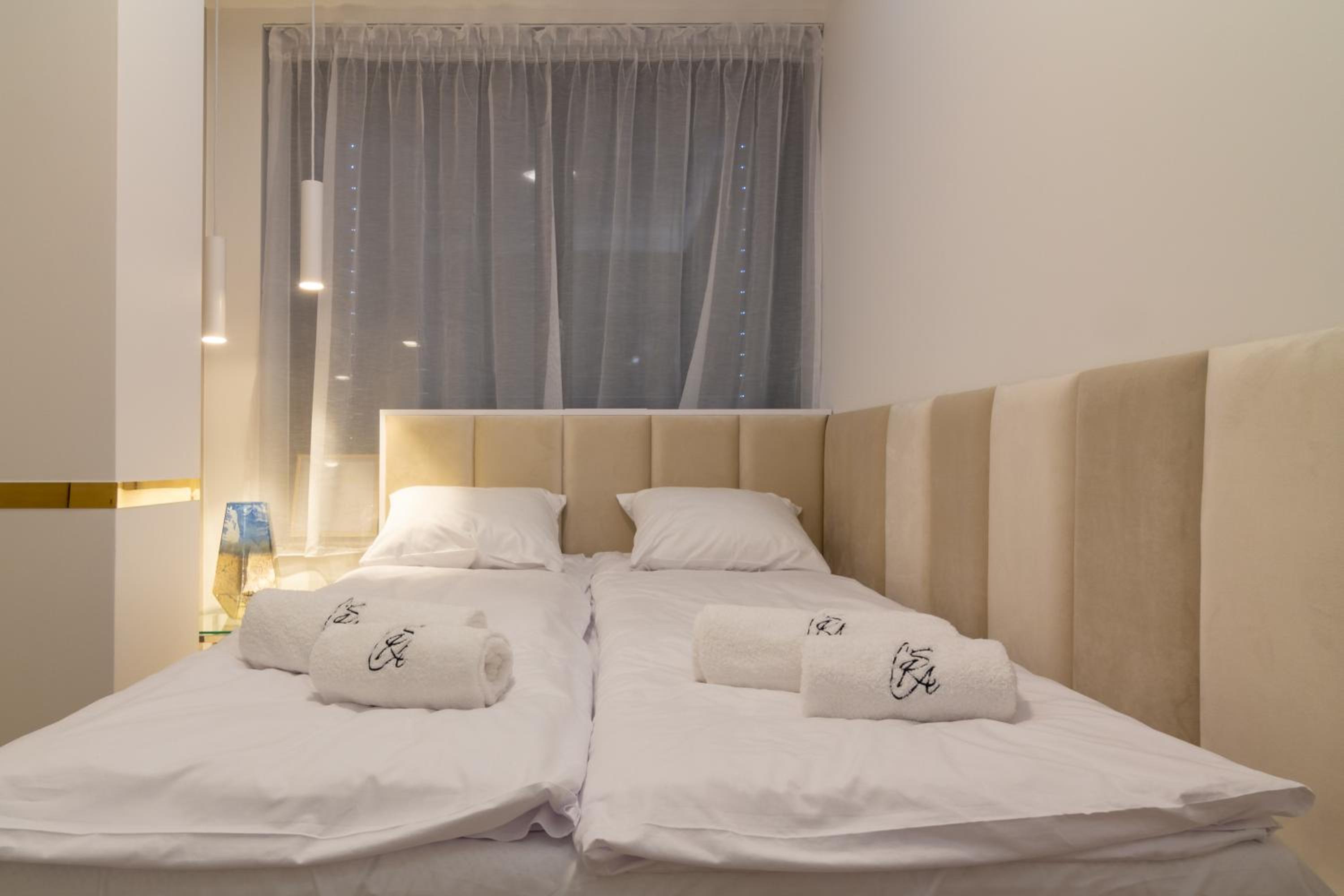 Deluxe Suite with Spa Bath photo 3