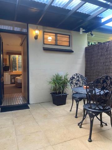 Standard Double Room with Courtyard - Photo 13
