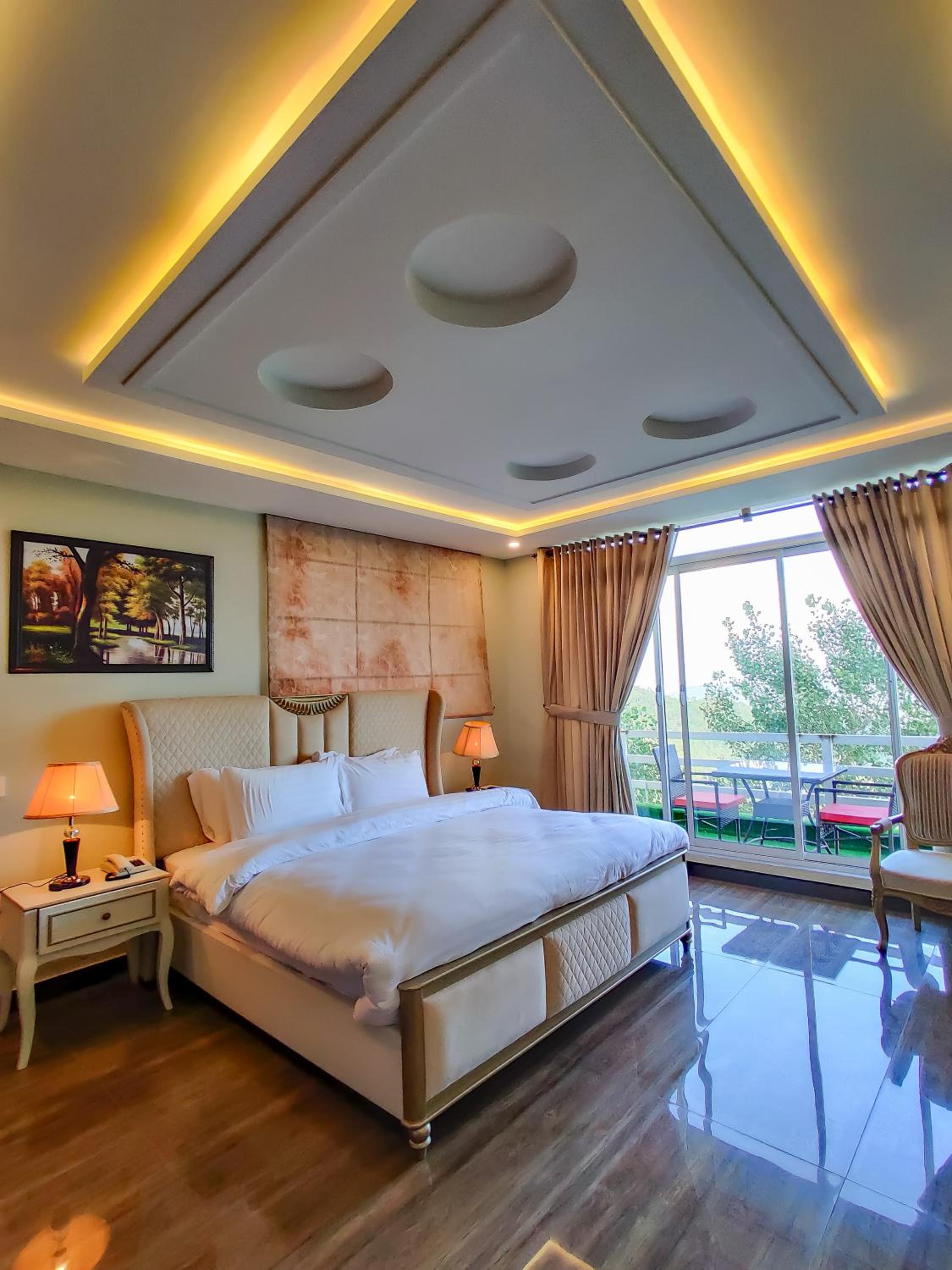 Family Suite with Balcony photo 3
