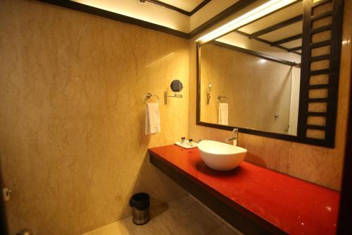 Standard King Room photo 3