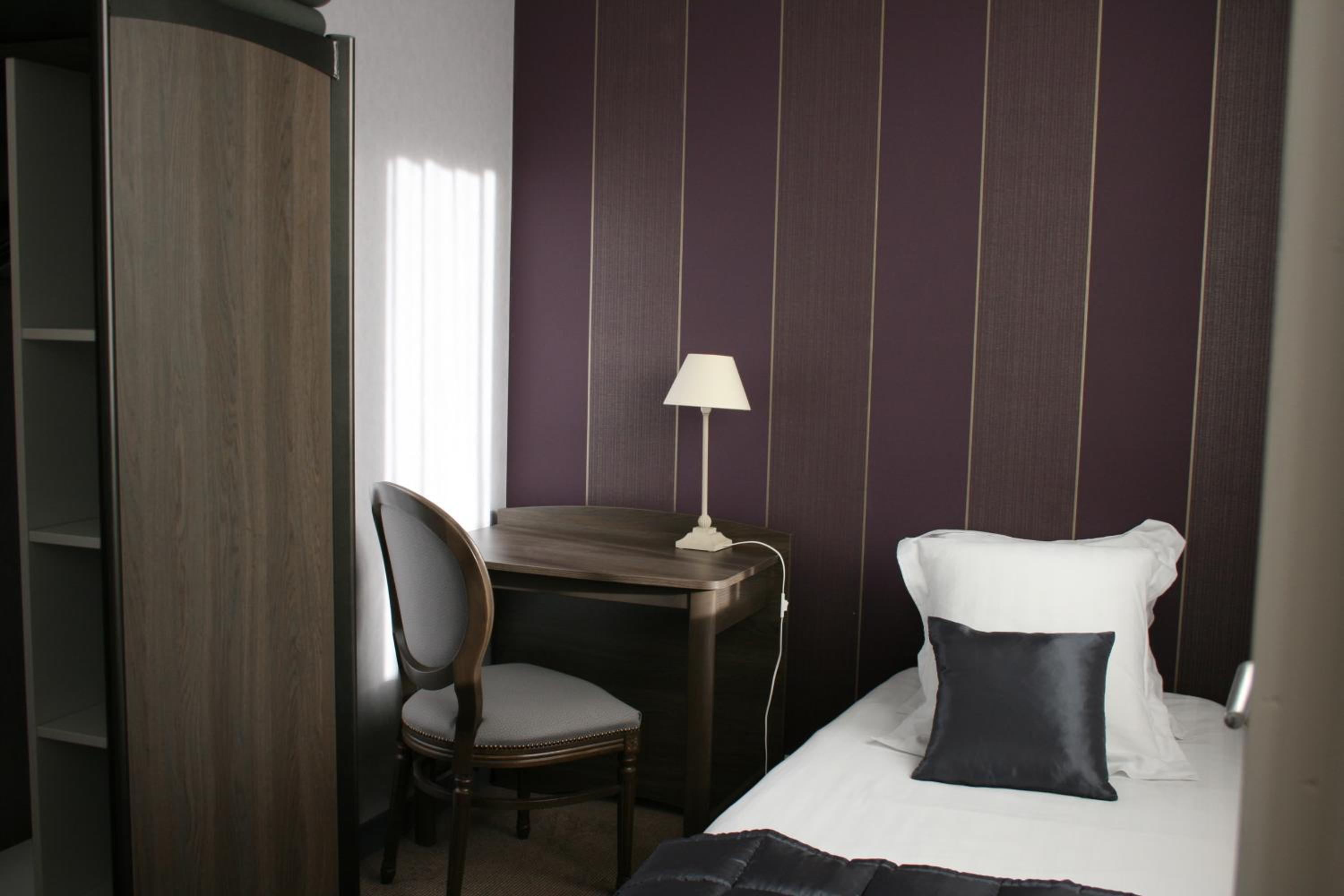 Basic Triple Room
