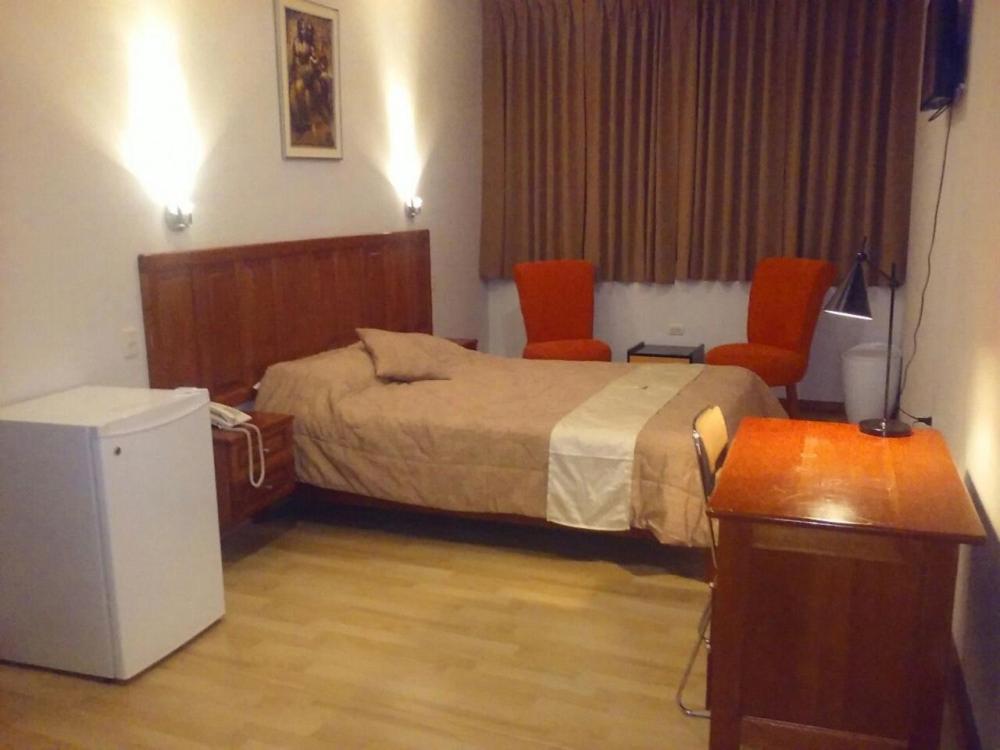 Queen Room photo 1