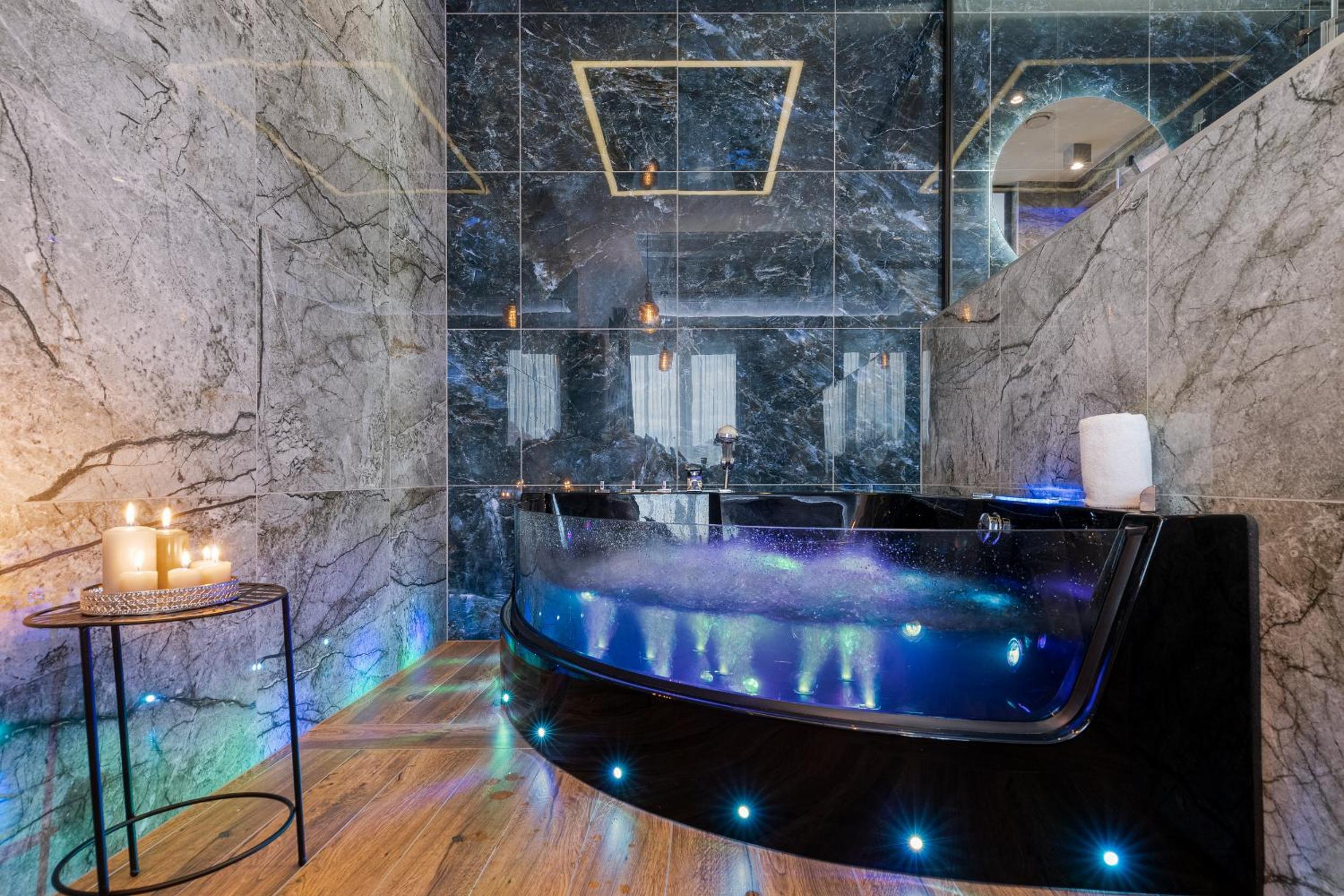 Studio with Spa Bath - Photo 3