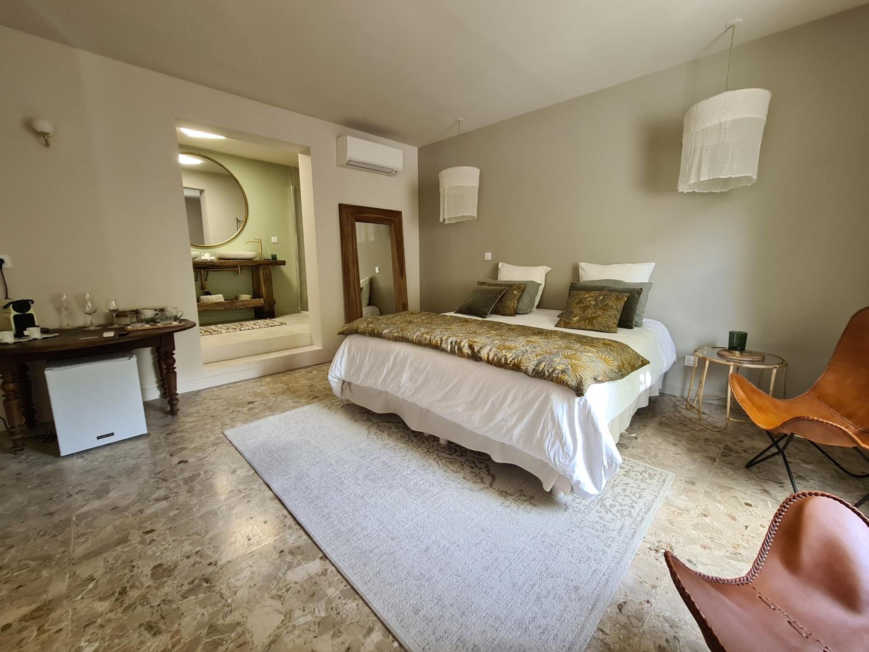 Superior King Suite