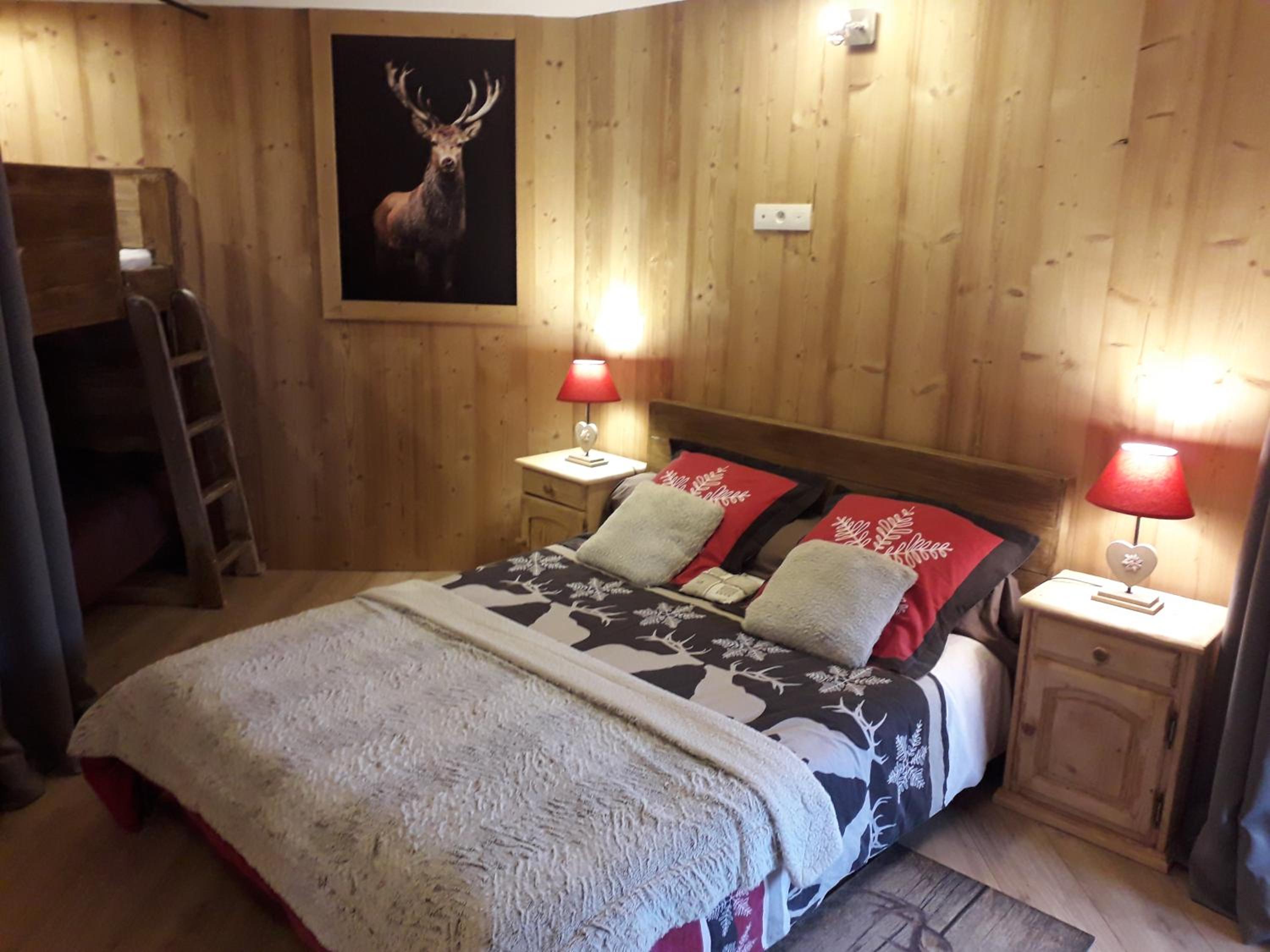 Family Studio (2 Adults + 2 Children)
