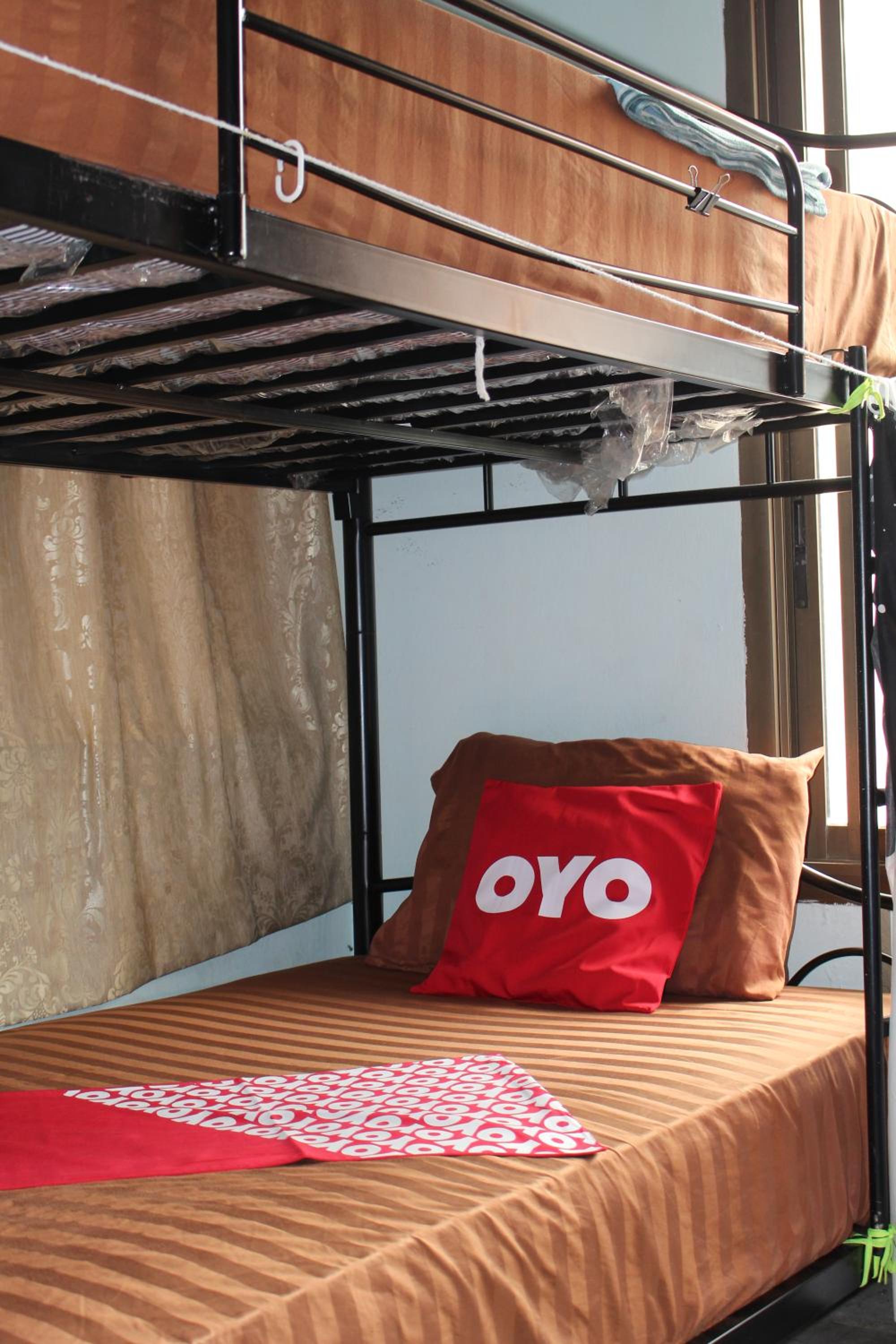 Bed in 4-Bed Female Dormitory Room photo 3