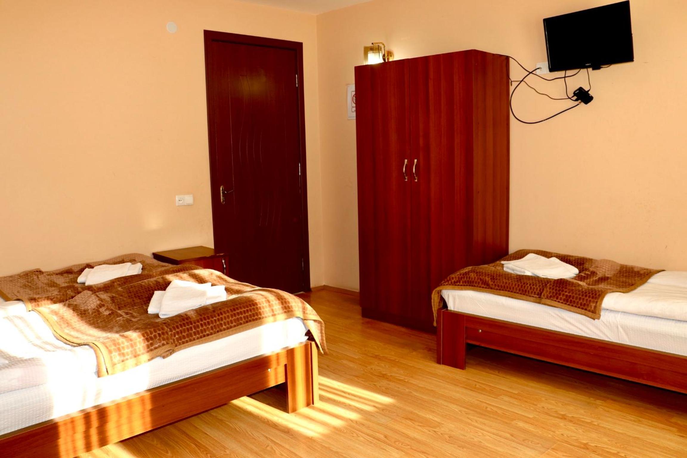Classic Triple Room photo 2