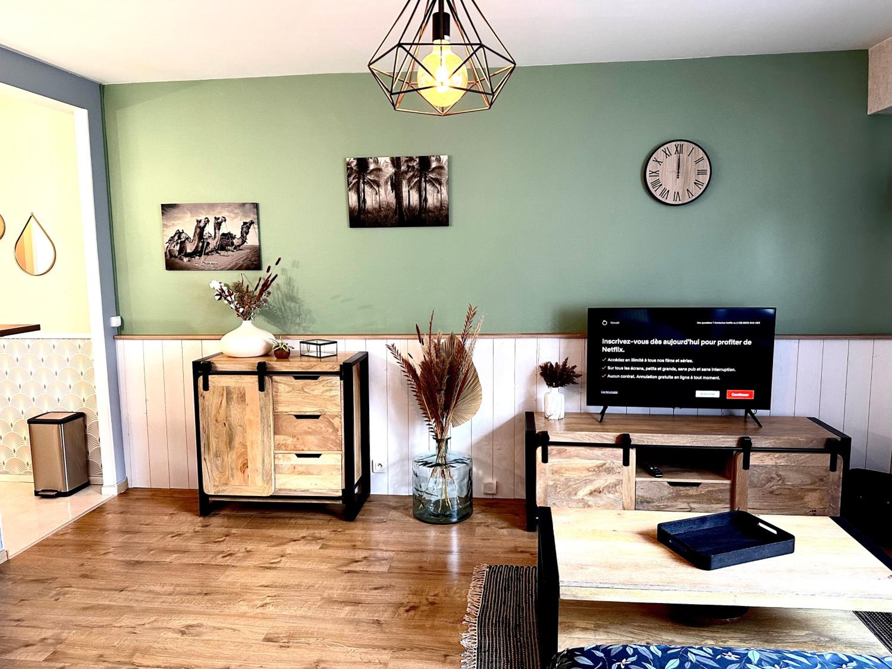 Deluxe Studio