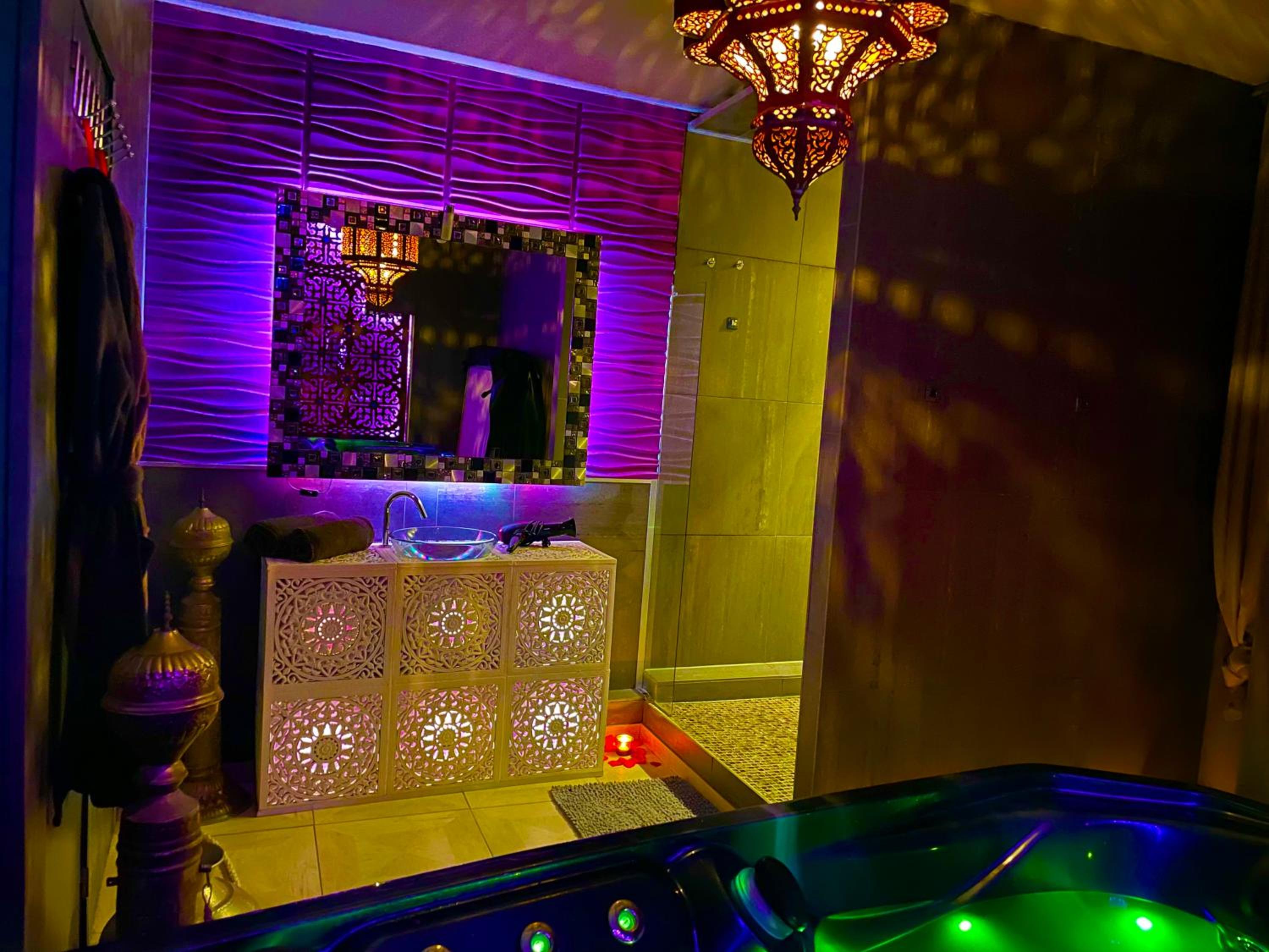 Deluxe Room - Photo 14