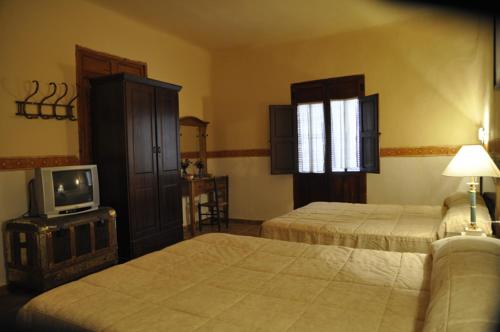 Family Room (2 Adults + 2 Children) photo 1