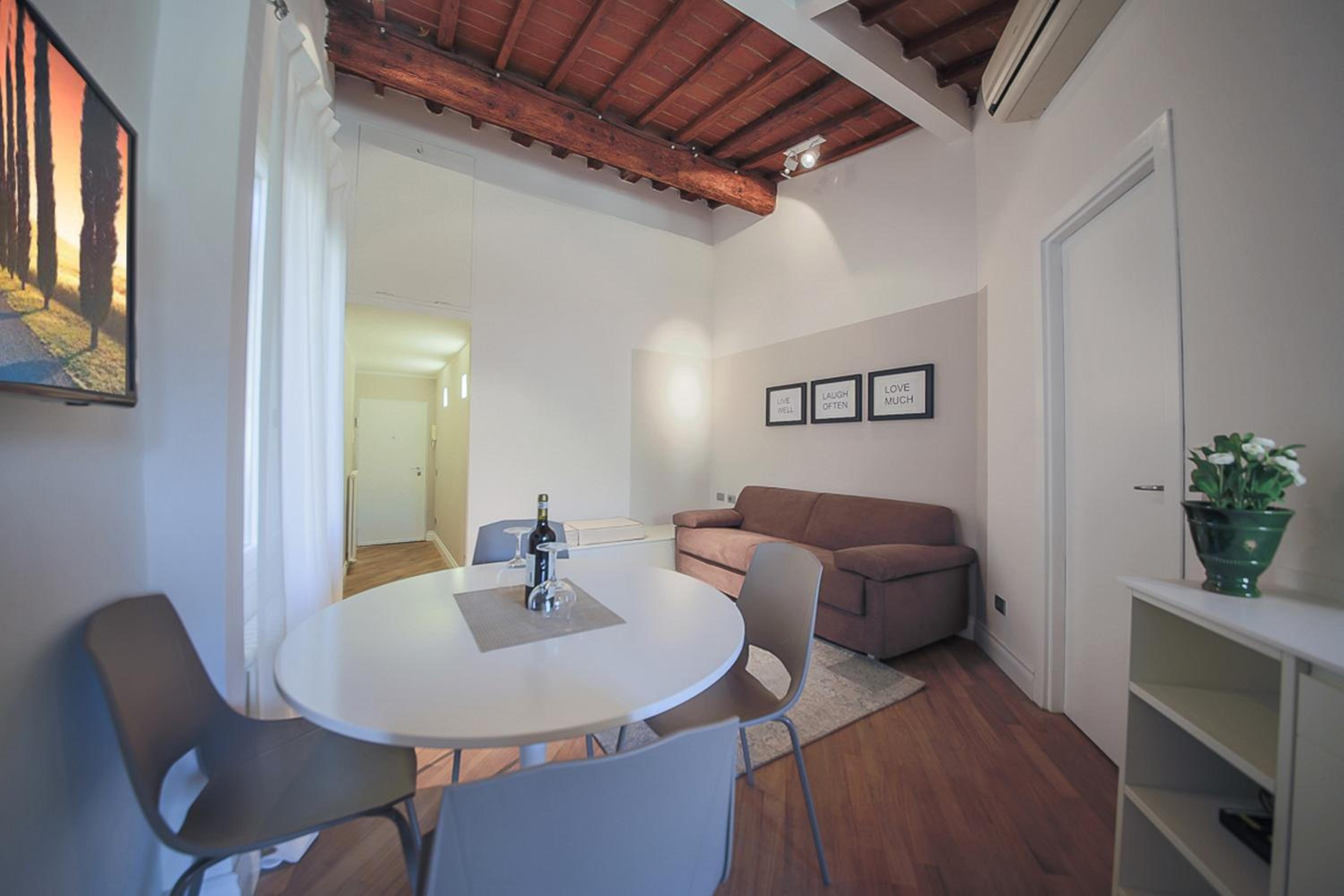 One-Bedroom Apartment - Borgo San Lorenzo 17