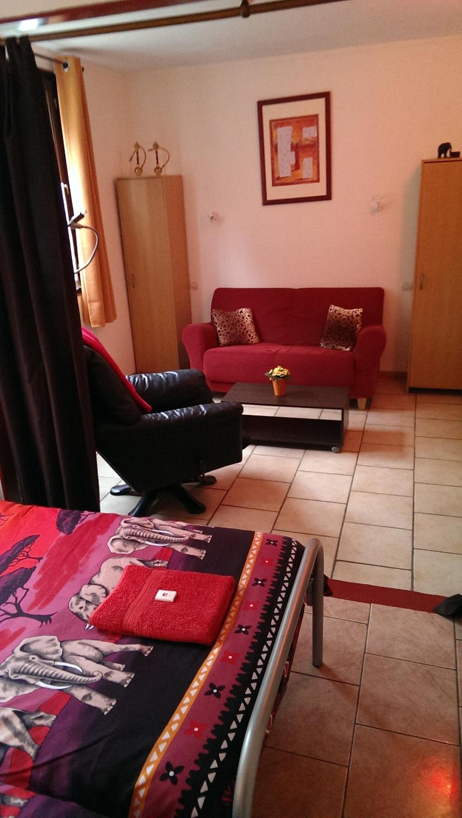 Twin Room with Private Bathroom photo 2
