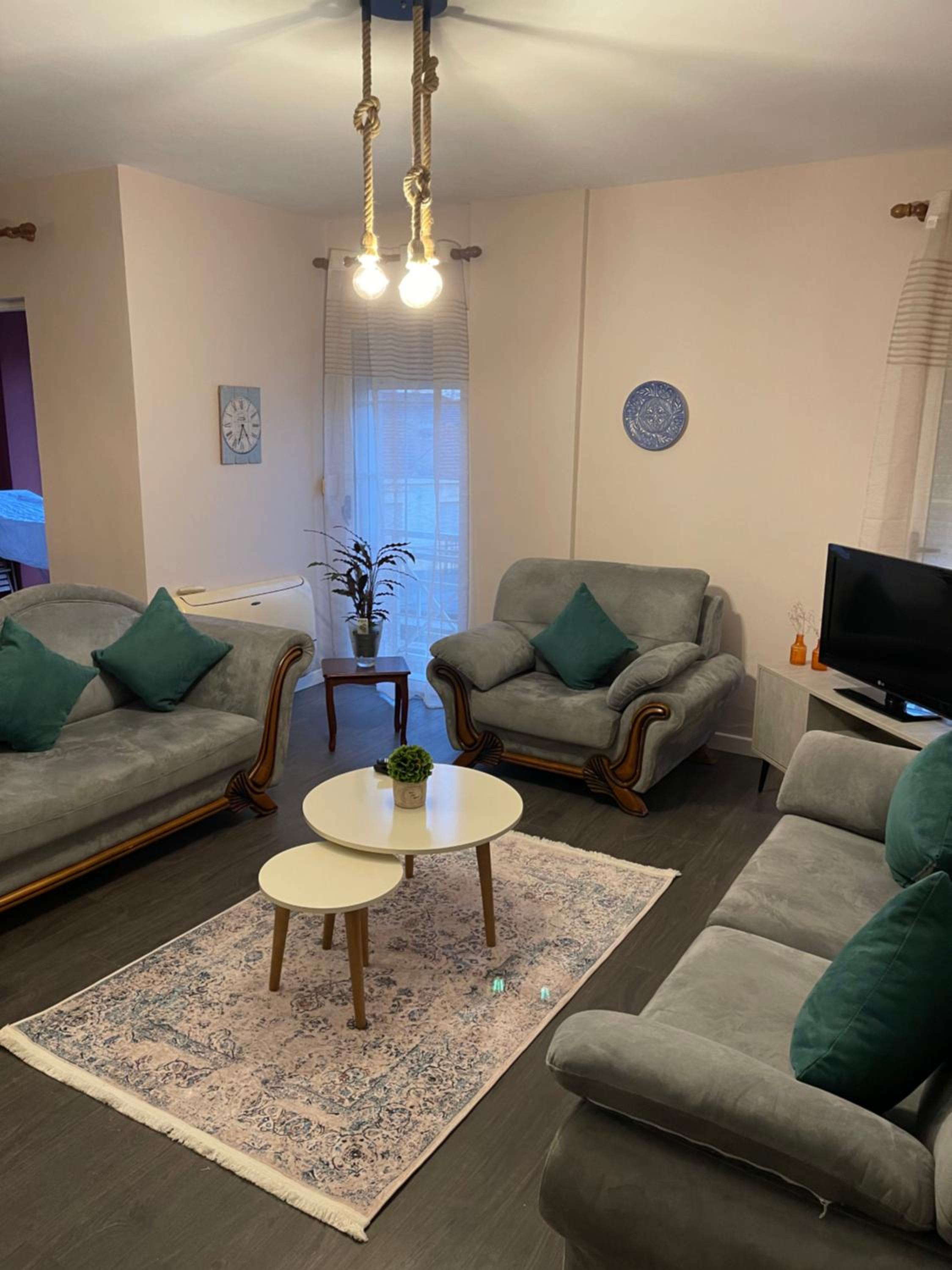 Apartment photo 2
