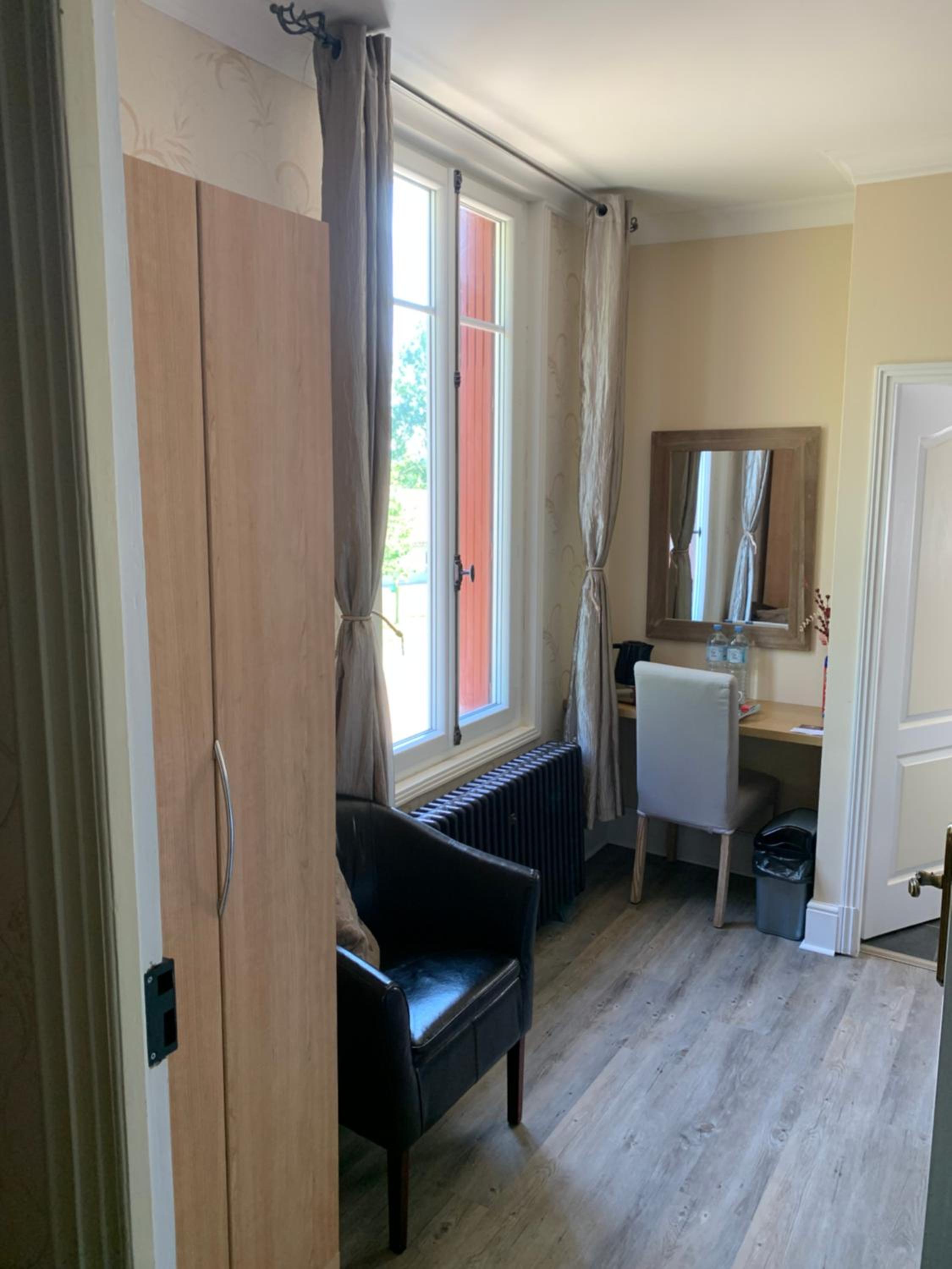 Double Room with Private Bathroom photo 2
