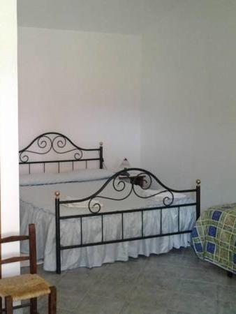 Deluxe Room (2 Adults + 1 Child)