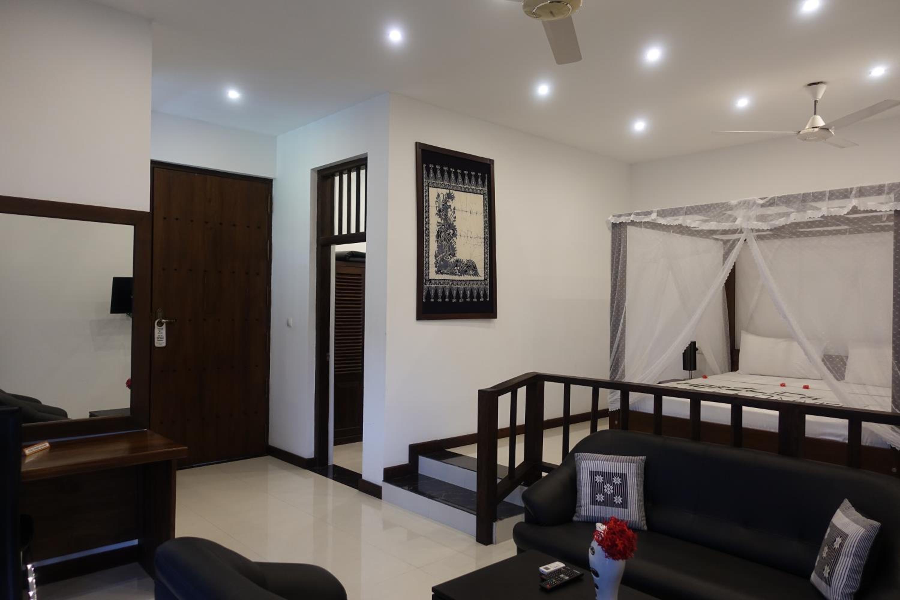 Luxury Water Villa  photo 3