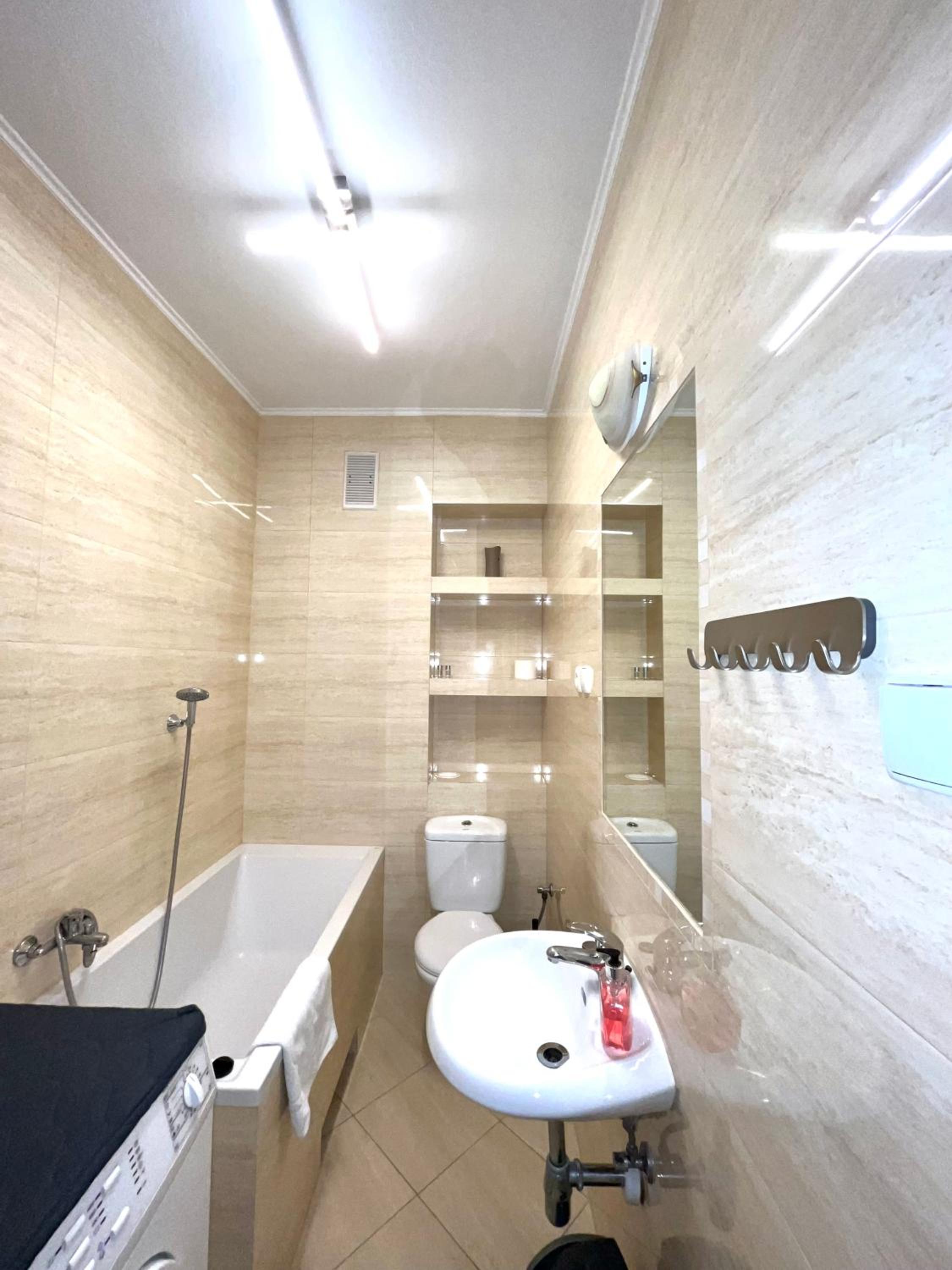 One-Bedroom Apartment - Photo 3