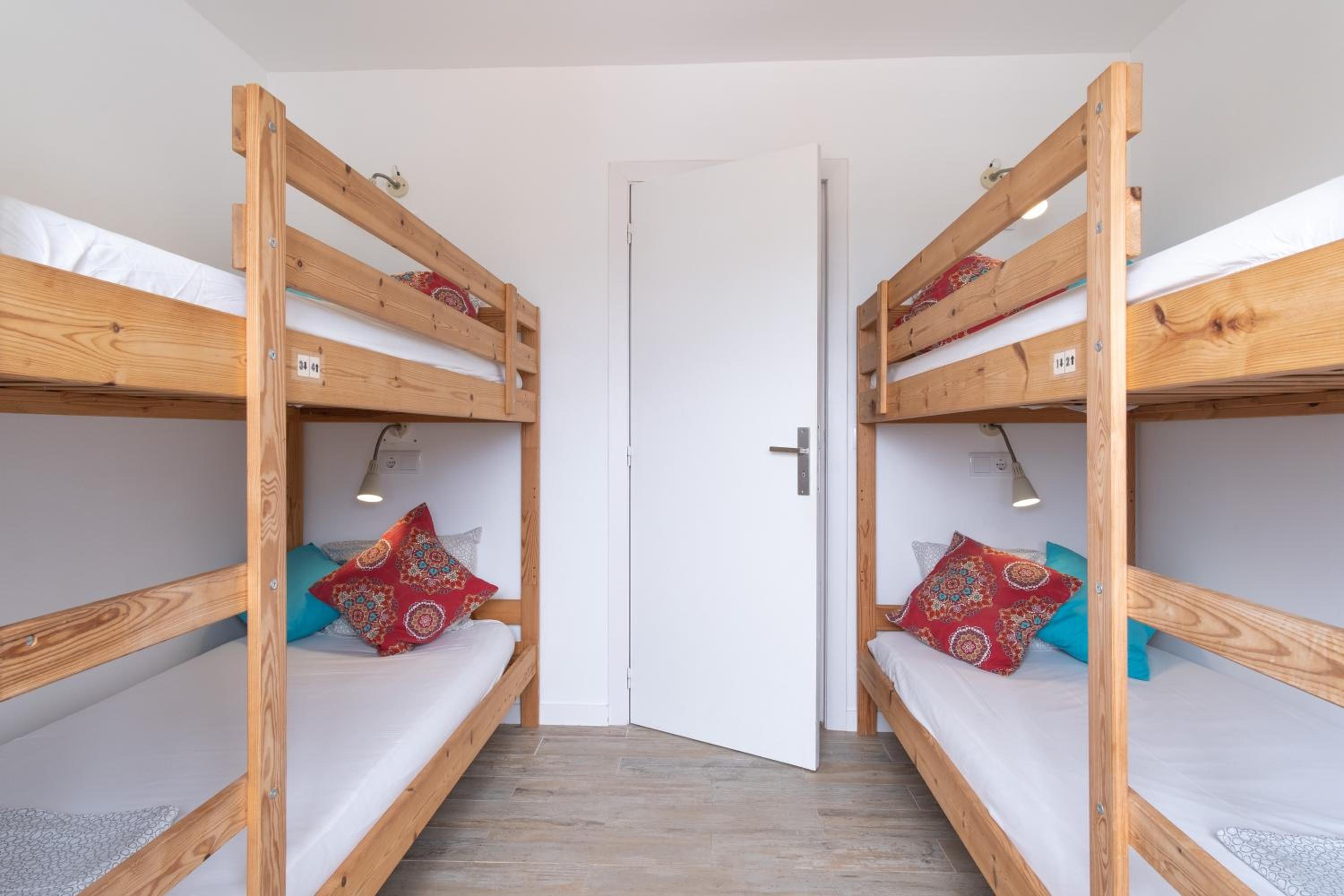 Bed in 4-Bed Mixed Dormitory Room photo 1