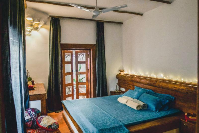 Deluxe Double Room with Balcony - Photo 2