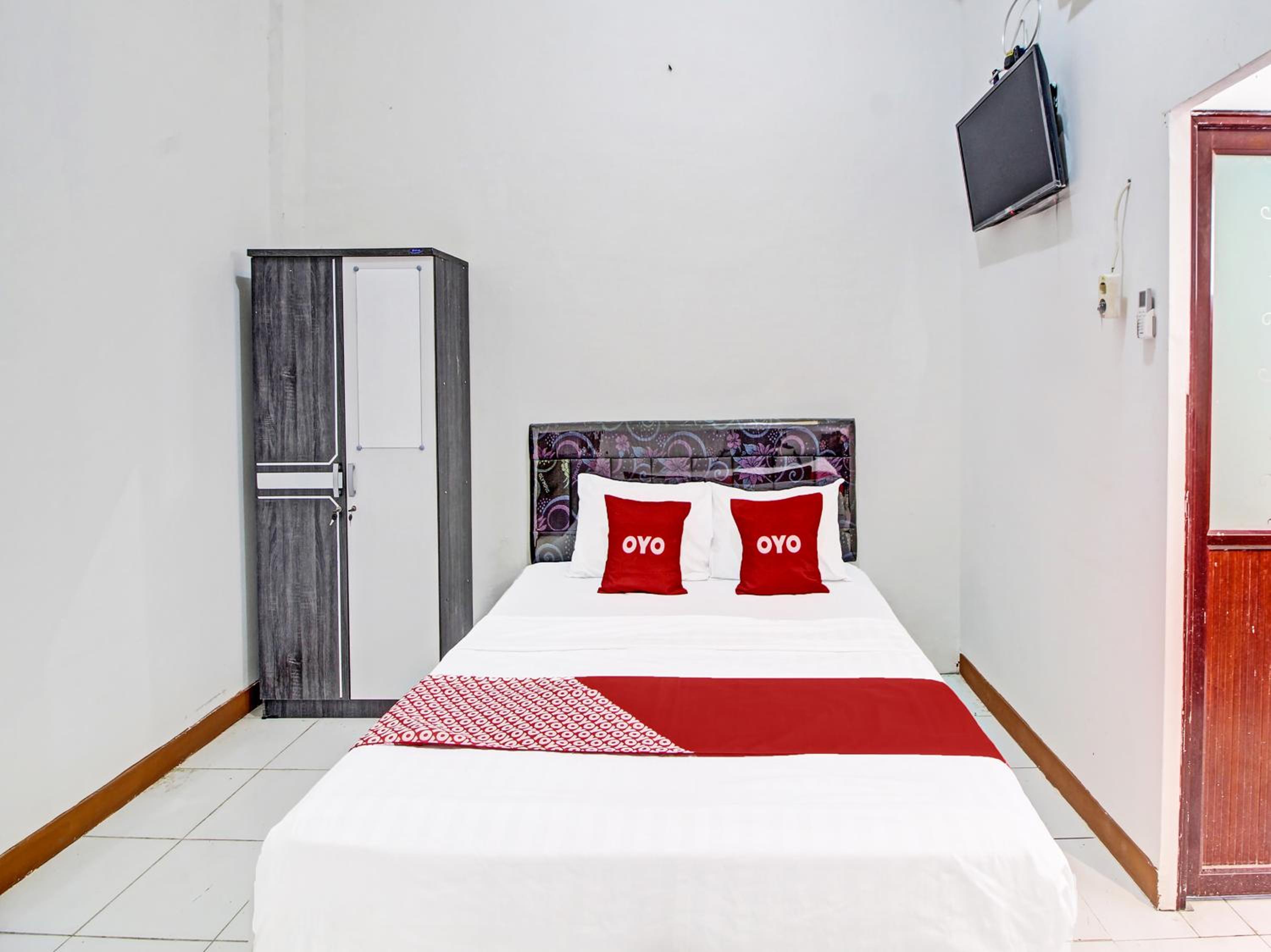 Capital O 91690 Moza Guest House
