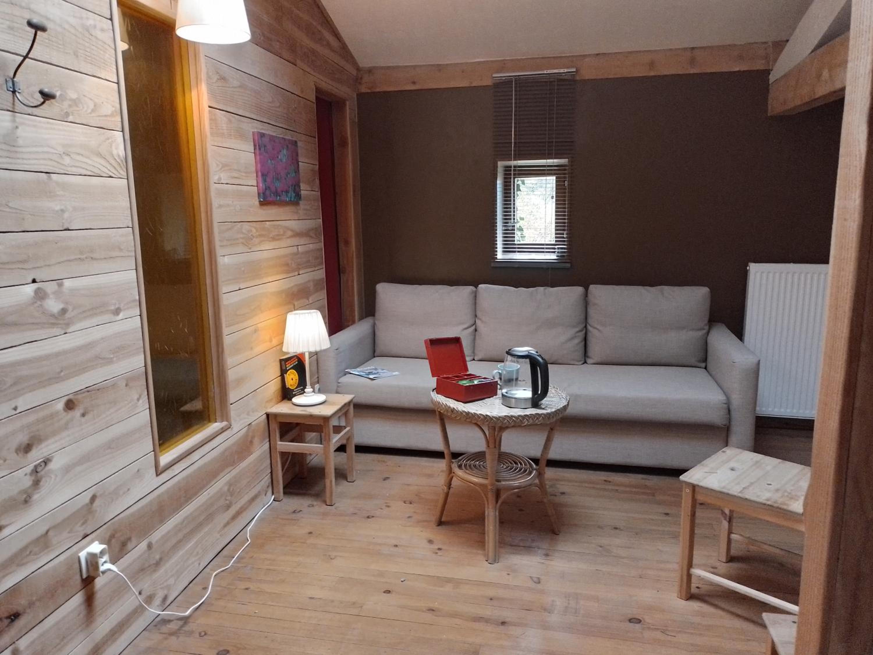 Family Room with Private Bathroom photo 2