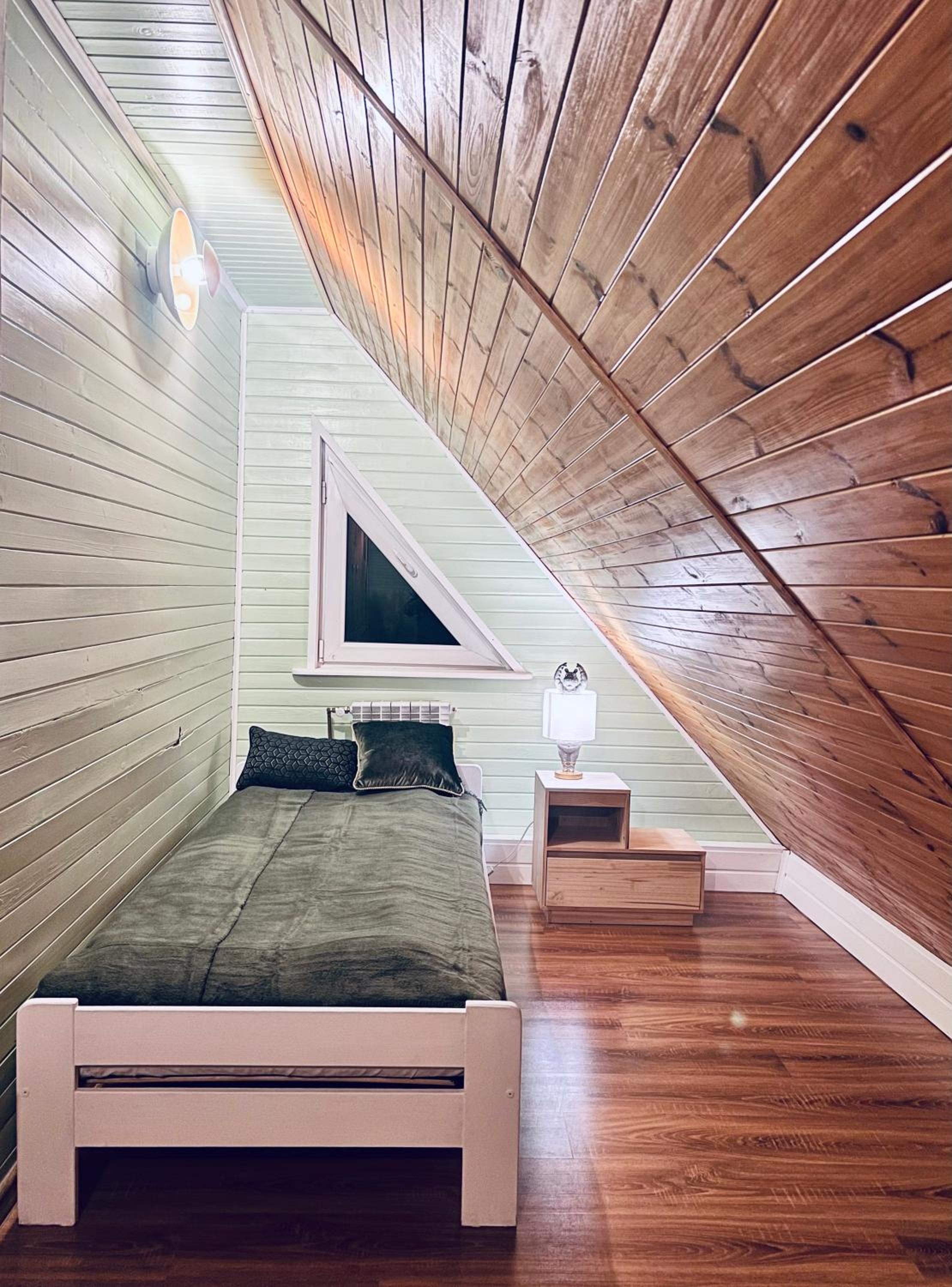 Small Single Room photo 1
