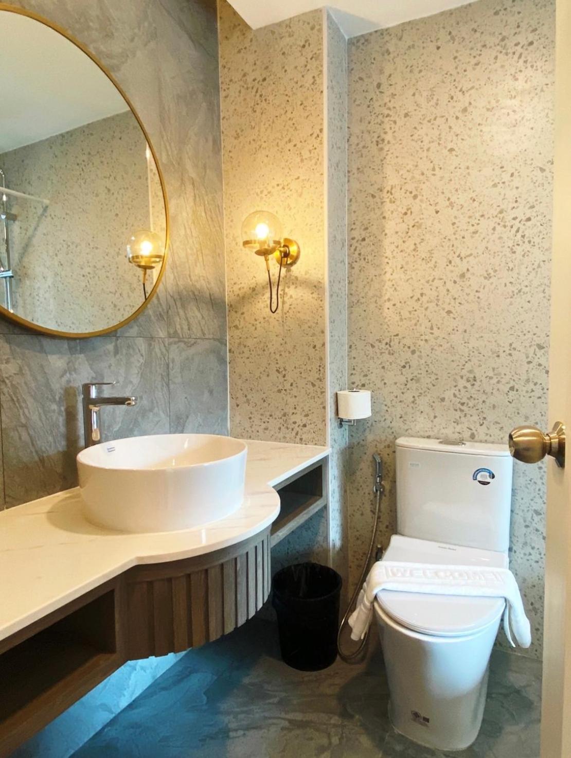Double Room - Photo 8