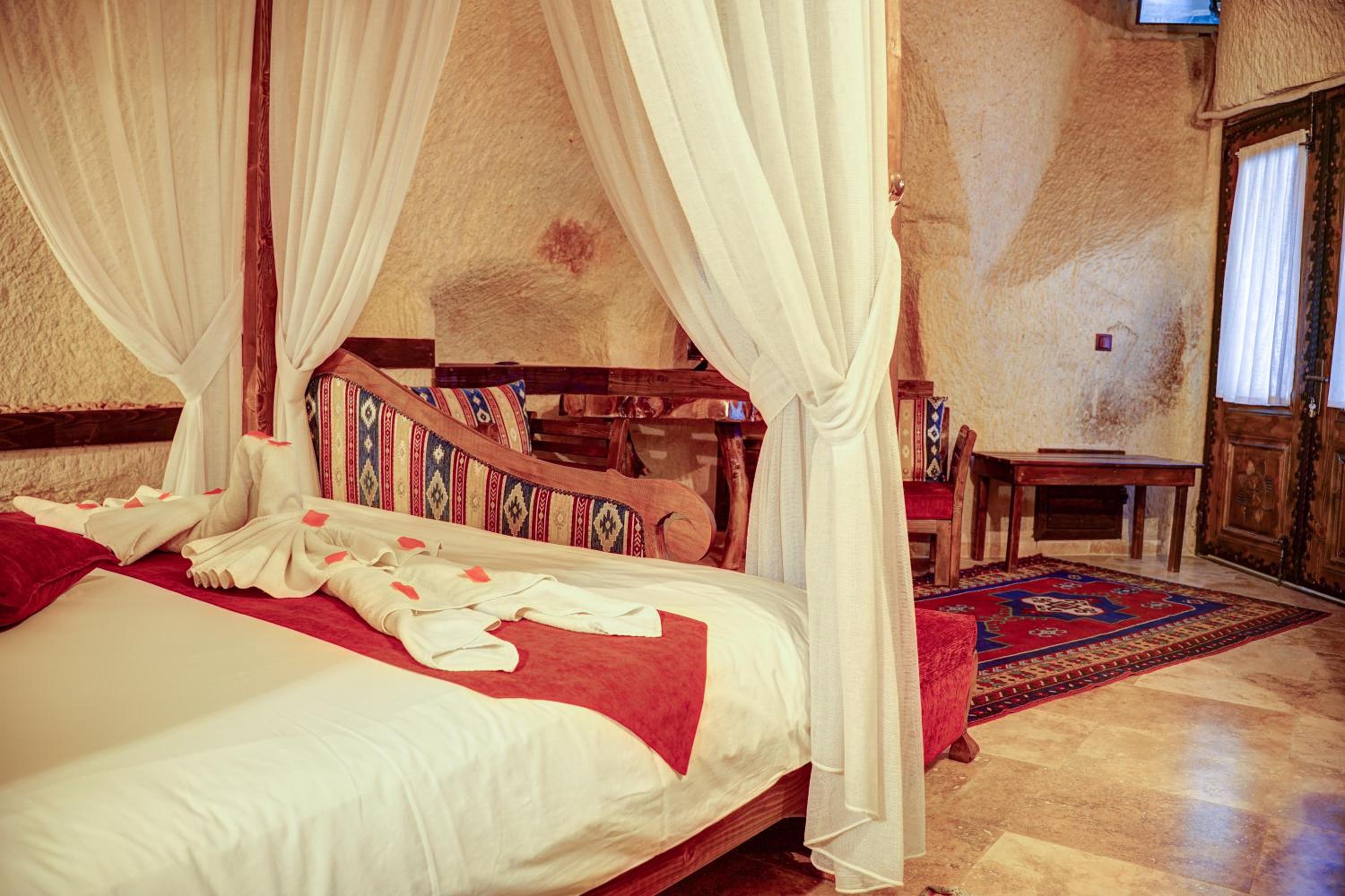 Deluxe King Room photo 3