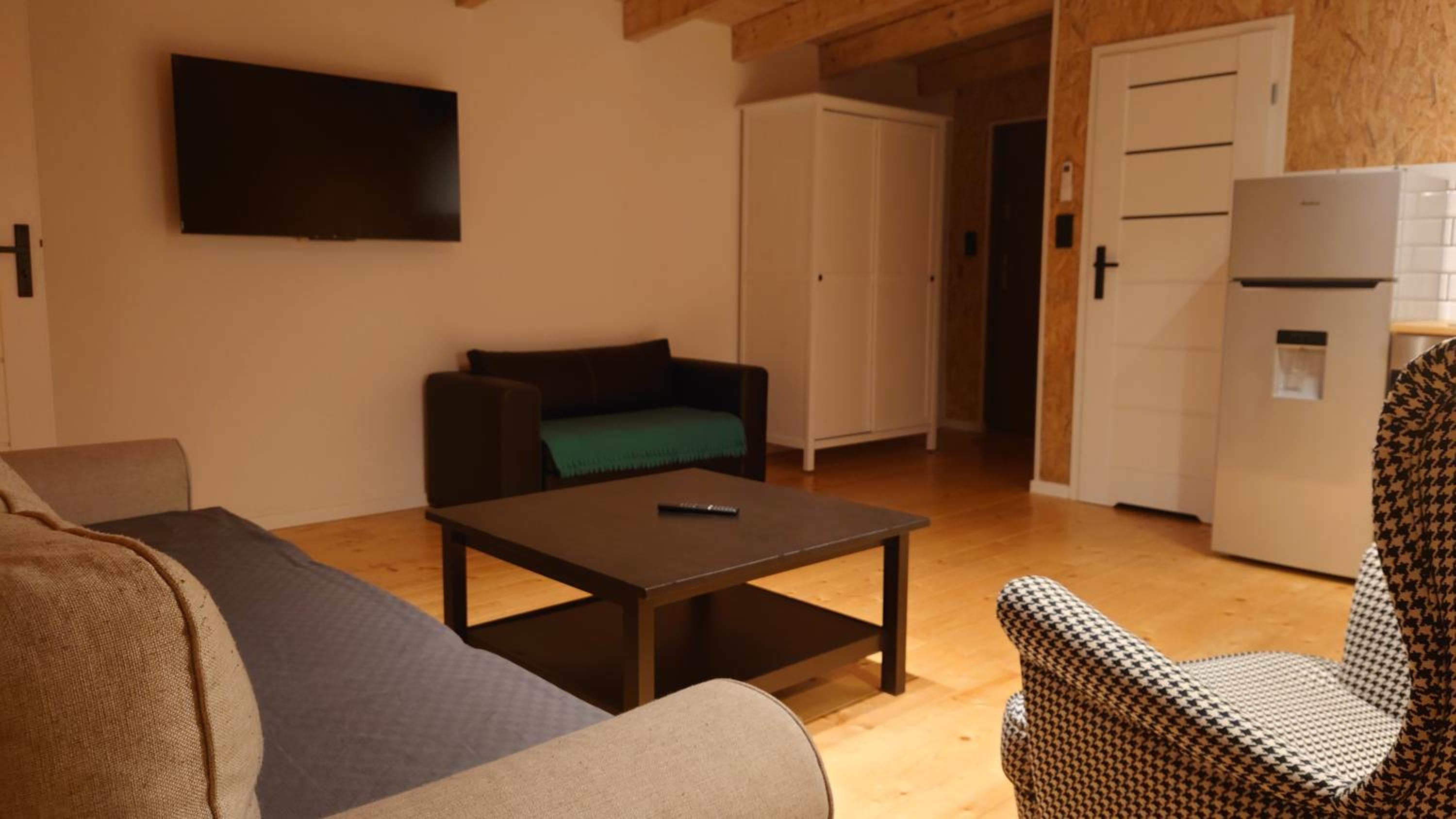 Two-Bedroom Apartment - Photo 3