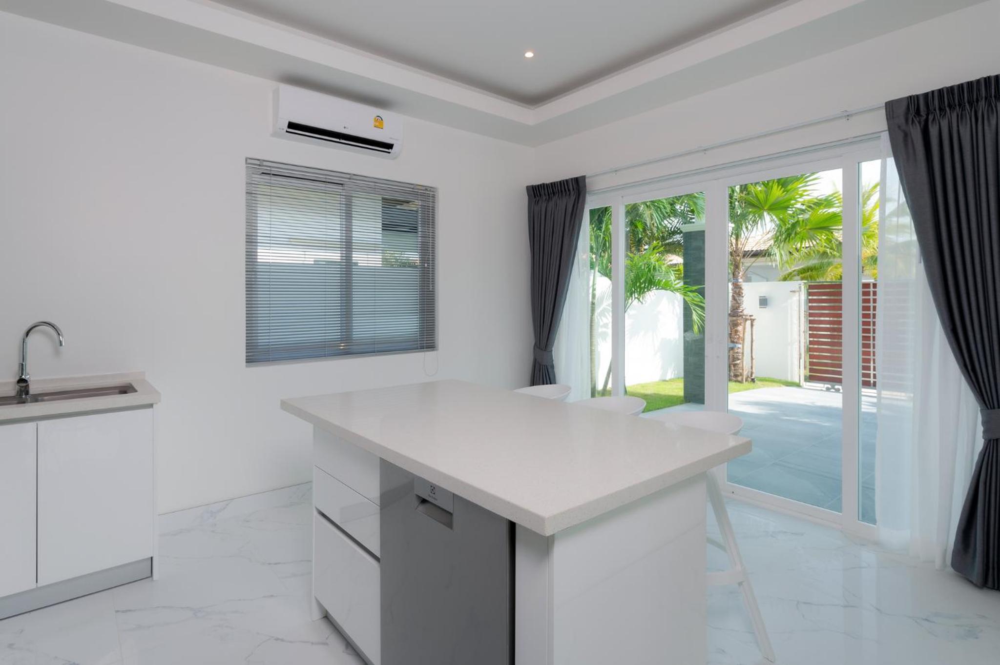 Three-Bedroom Villa - Photo 7