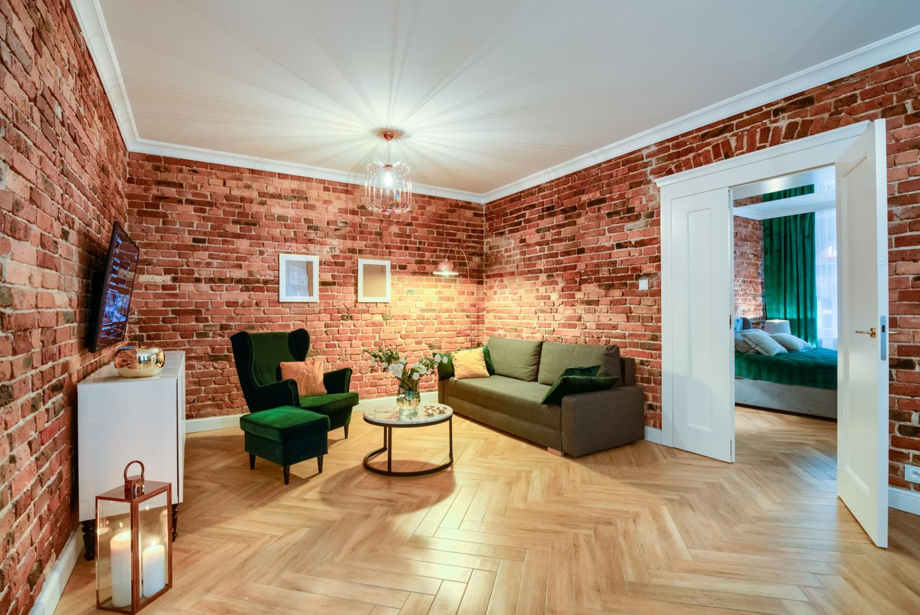 One-Bedroom Apartment photo 1