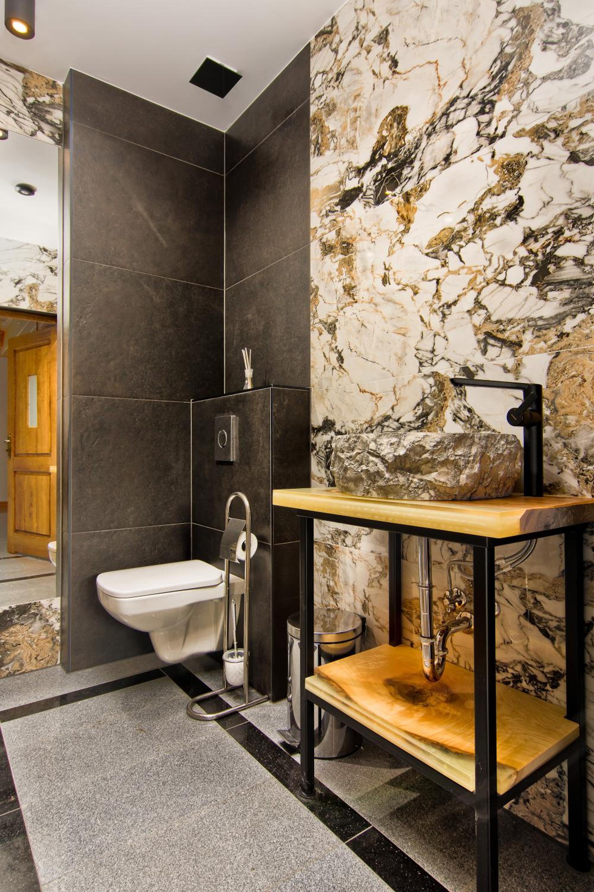 Triple Room with Private Bathroom - Photo 25