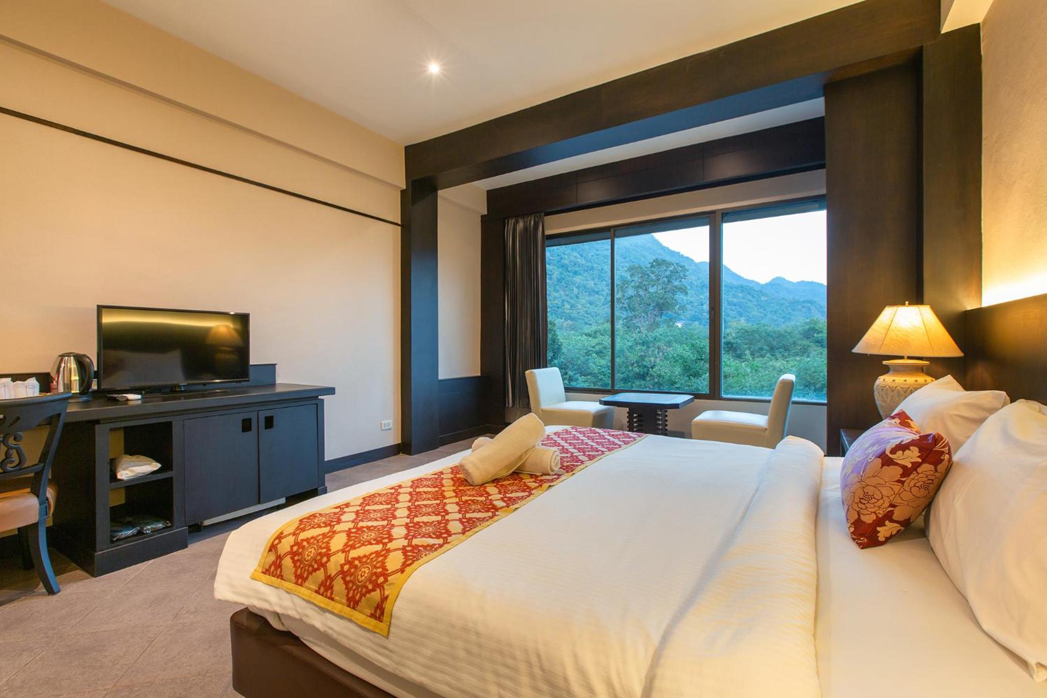 Superior Double or Twin Room with Mountain View