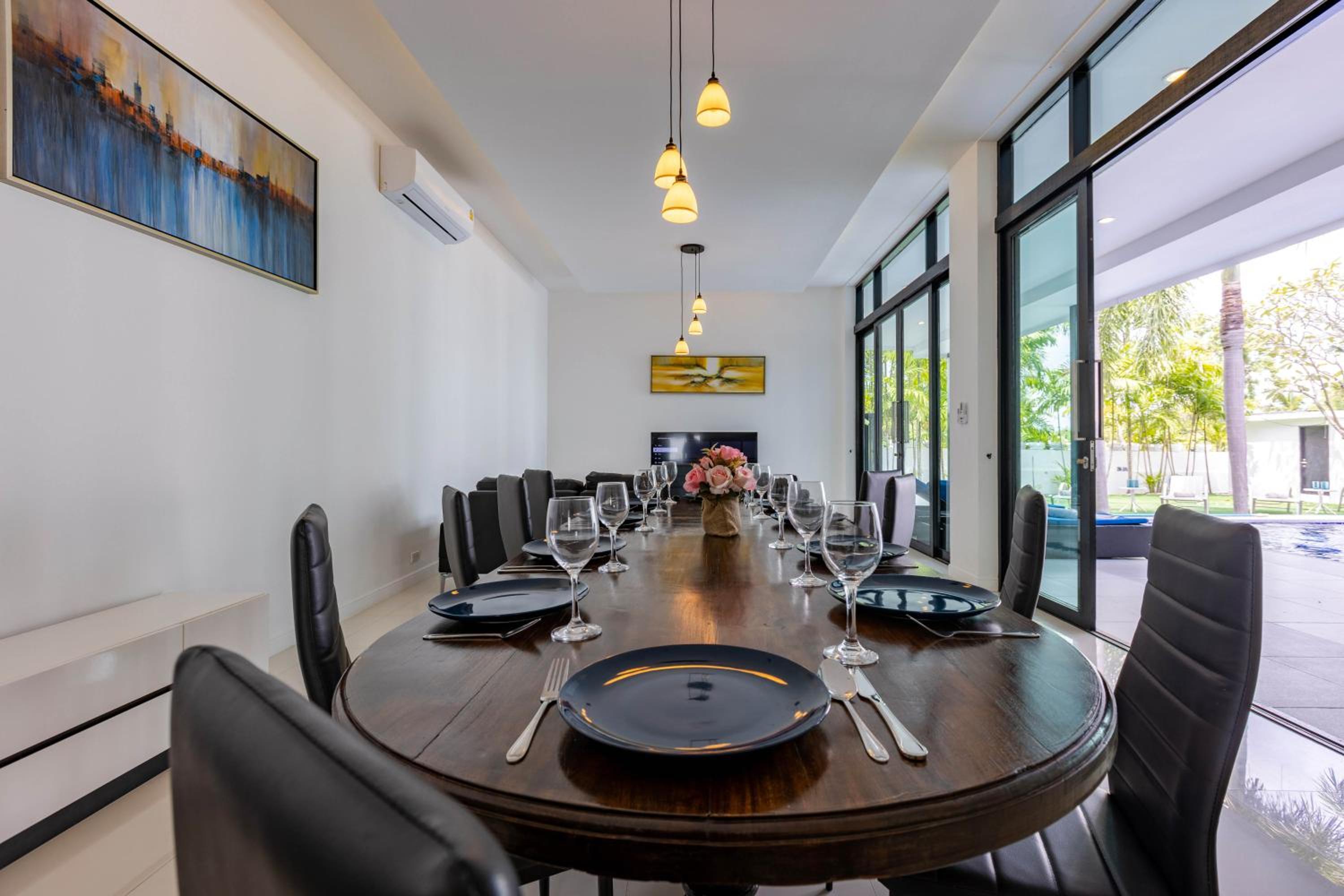 Three-Bedroom House - Photo 4
