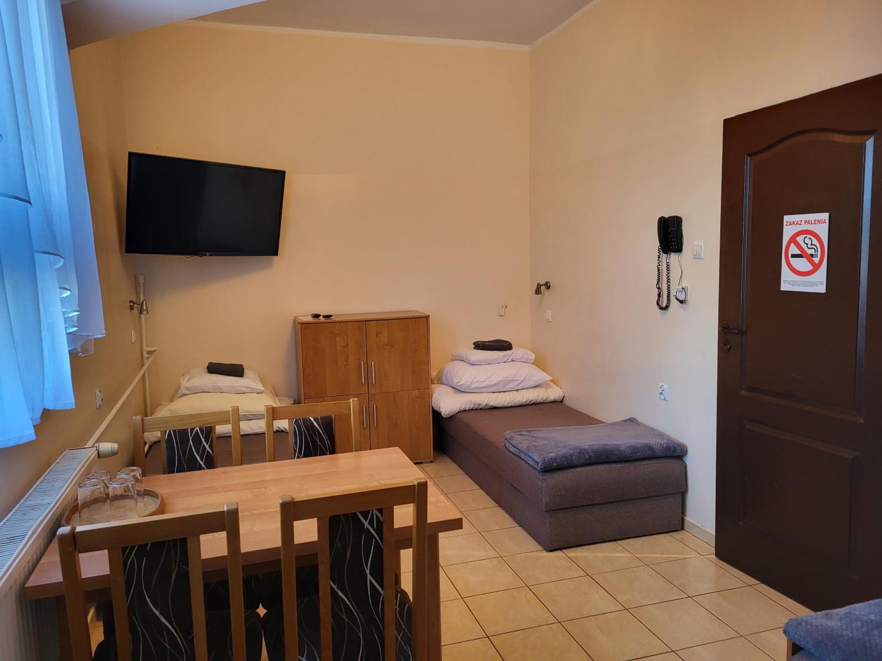 Triple Room with Private Bathroom photo 2