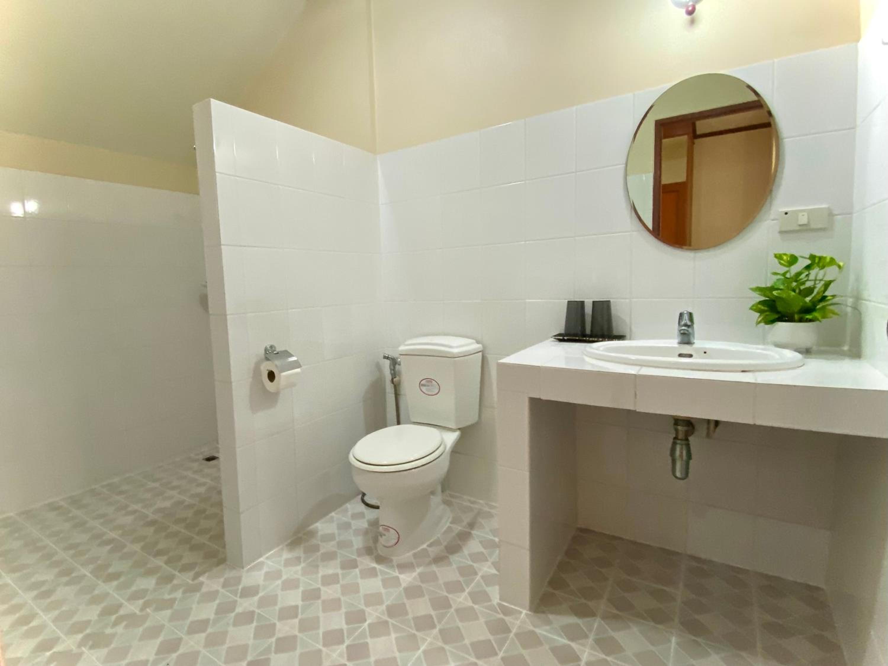 Deluxe Double or Twin Room - Photo 7