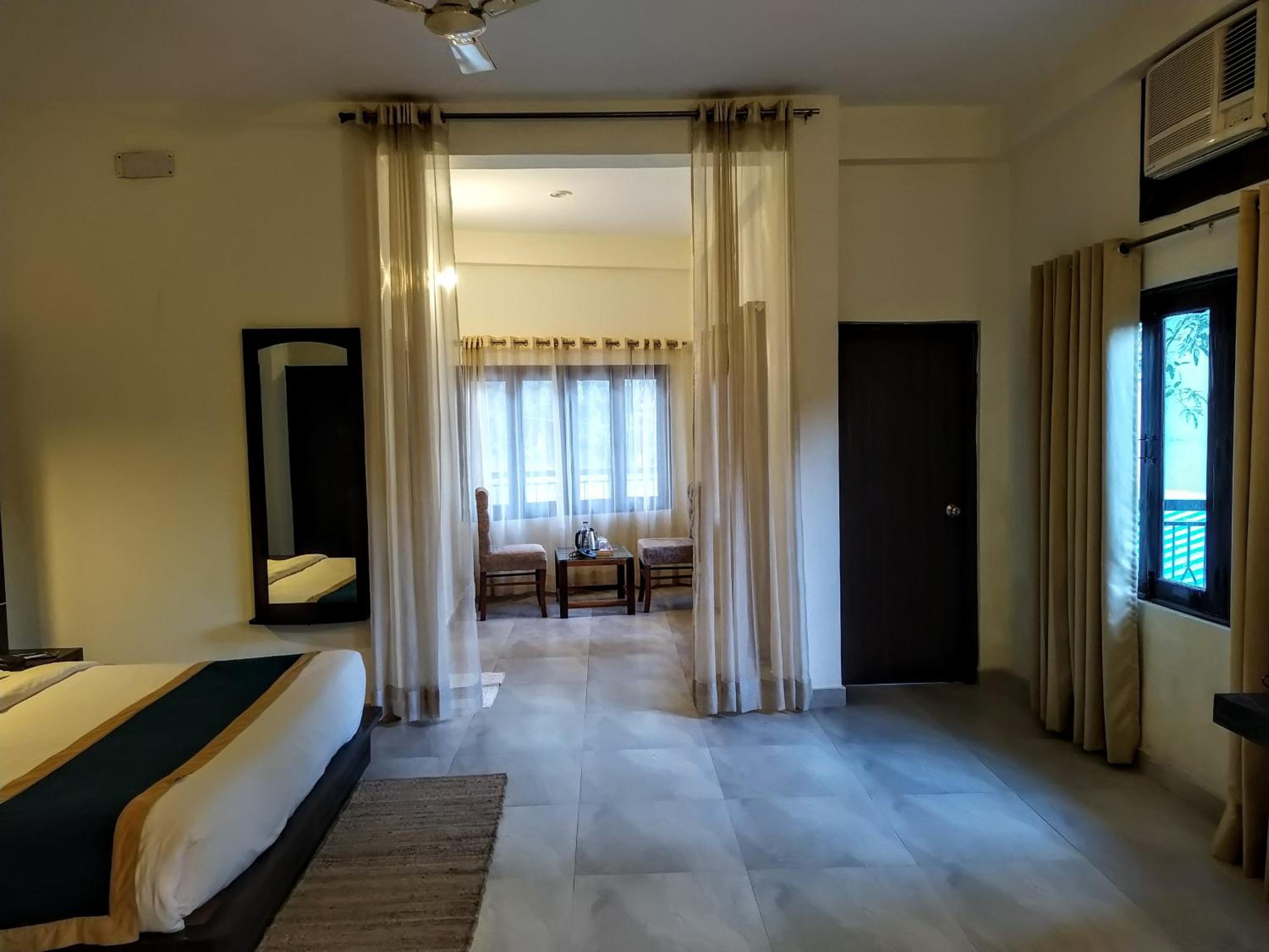 Junior Suite with Balcony photo 3