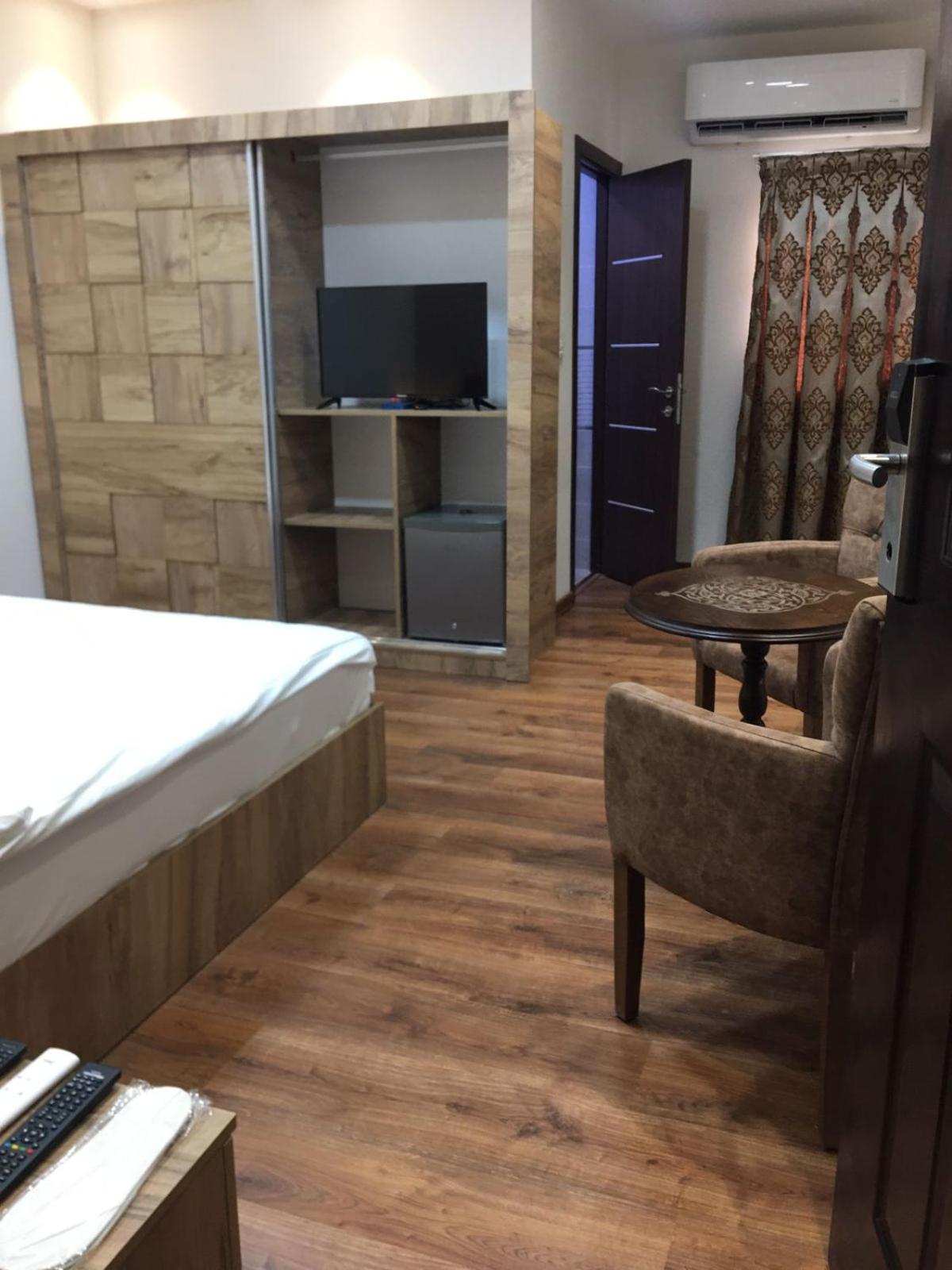 Deluxe Double Room photo 3