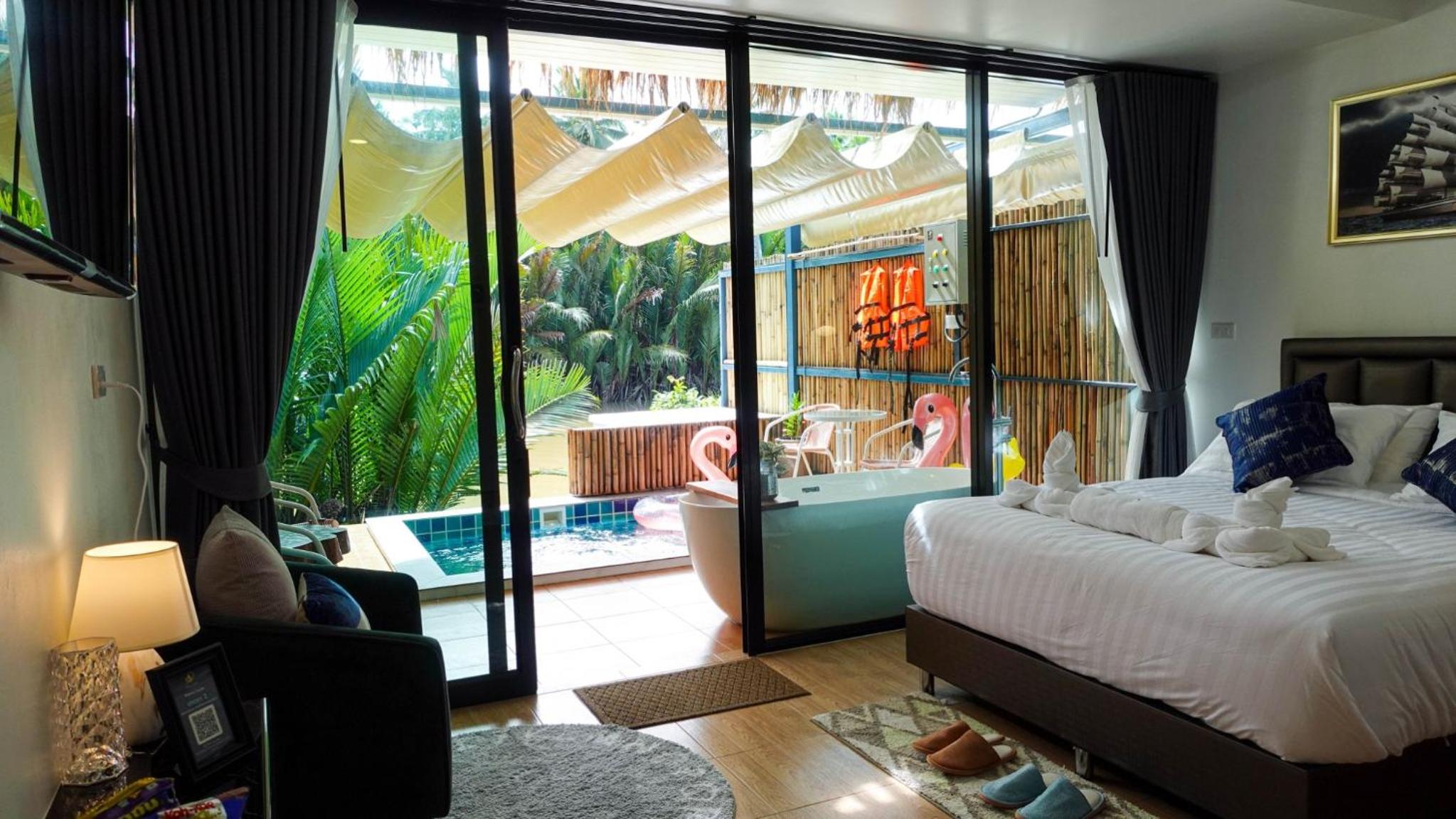 Double Room with Private Bathroom photo 2