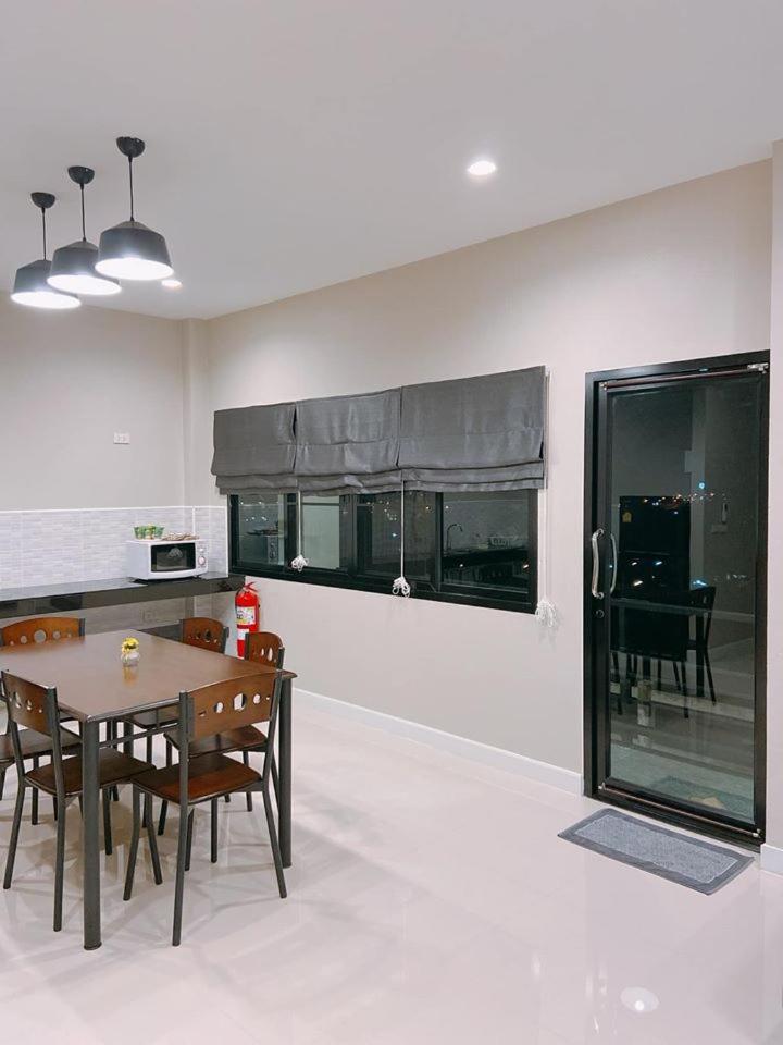 Two-Bedroom House - Photo 15