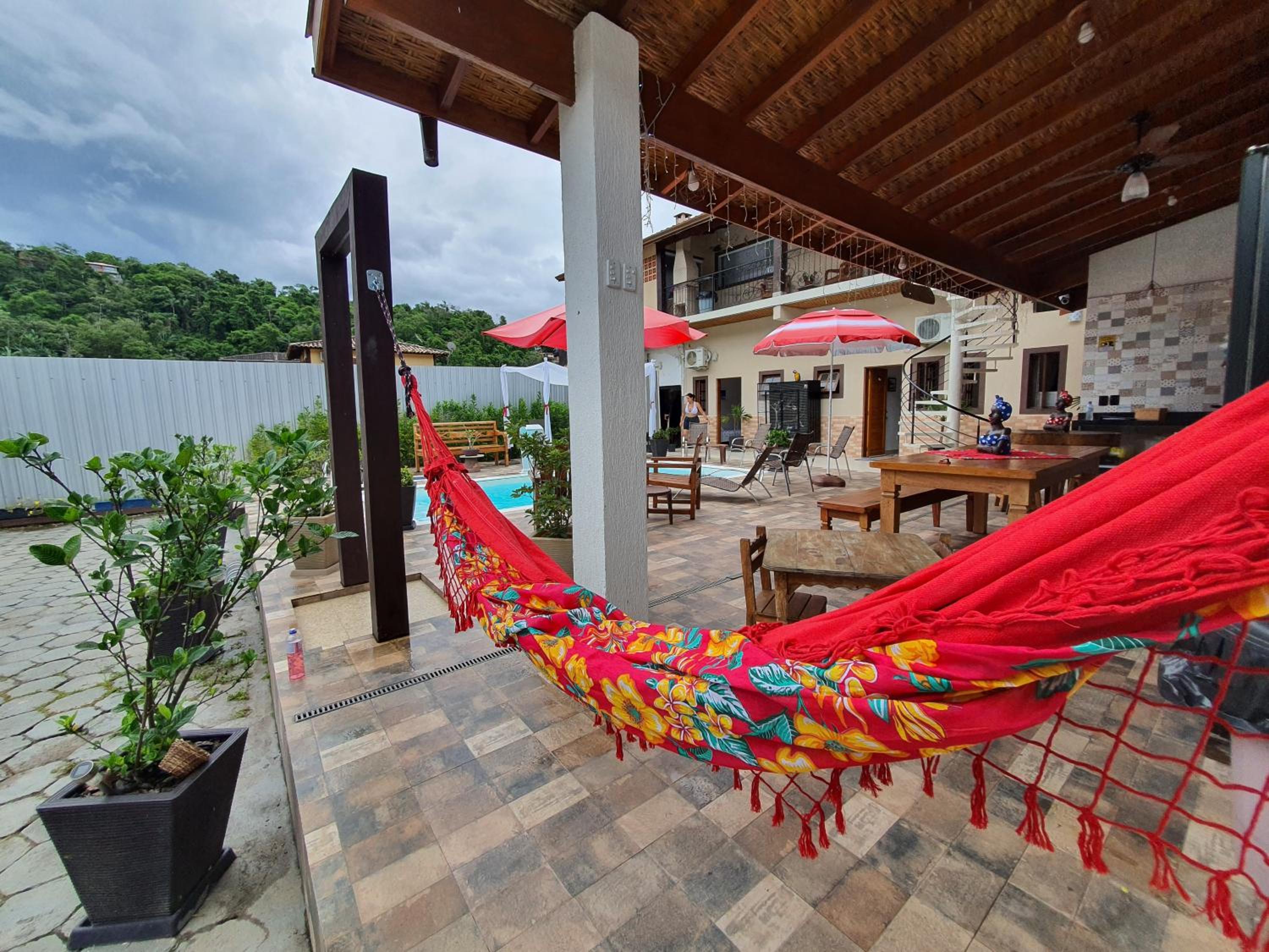King Suite with Pool View